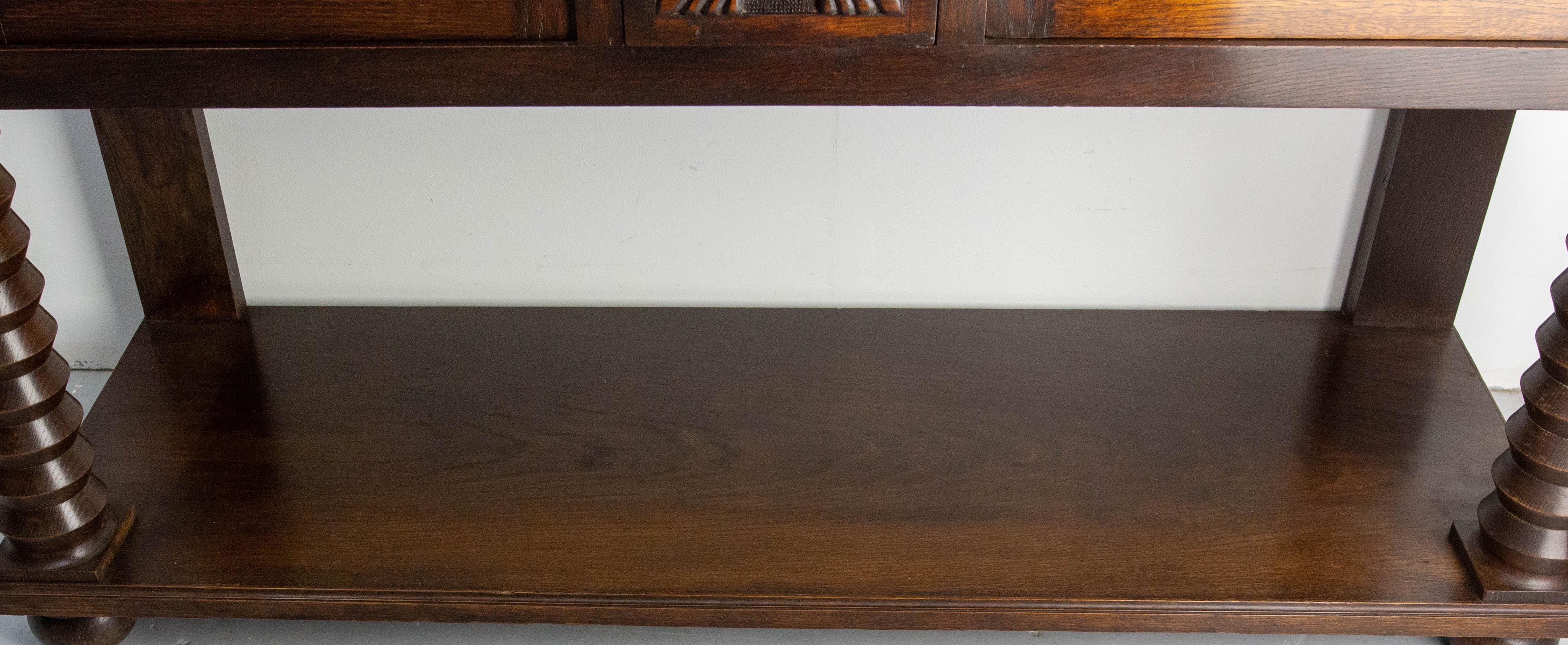 Buffet francese d'epoca in Oak e ferro battuto in stile neogotico del Medioevo in vendita 1