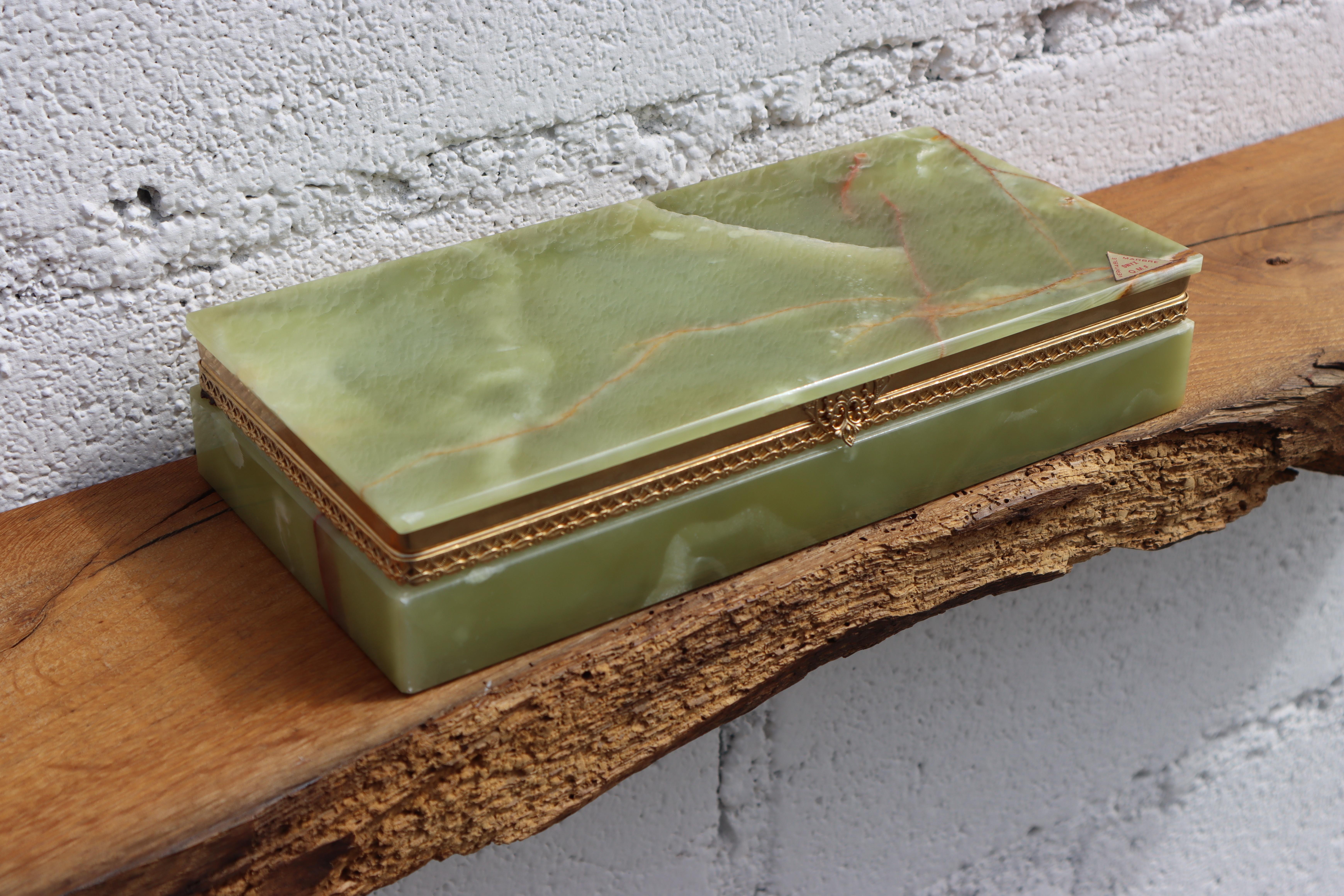 French Vintage Onyx Marble Jewelry Box- Bijoux Box  In Good Condition In Bussiere Dunoise, Nouvel Aquitaine