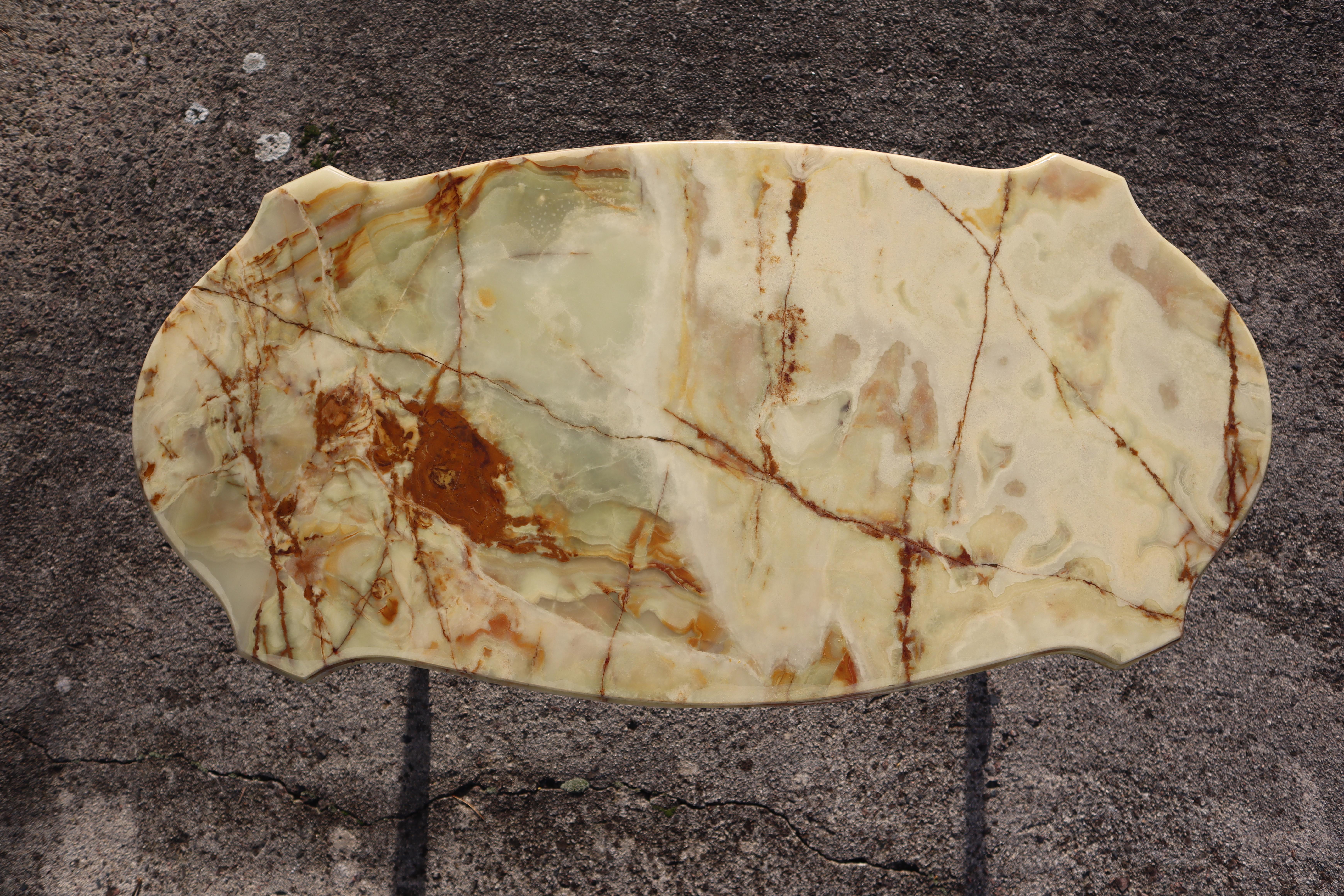 French Vintage Onyx Marble Brass Coffee Table-Lounge Table-Style Louis XV -70s In Good Condition In Bussiere Dunoise, Nouvel Aquitaine