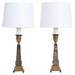 Paire de lampes vintage françaises en marbre en forme d'obélisque