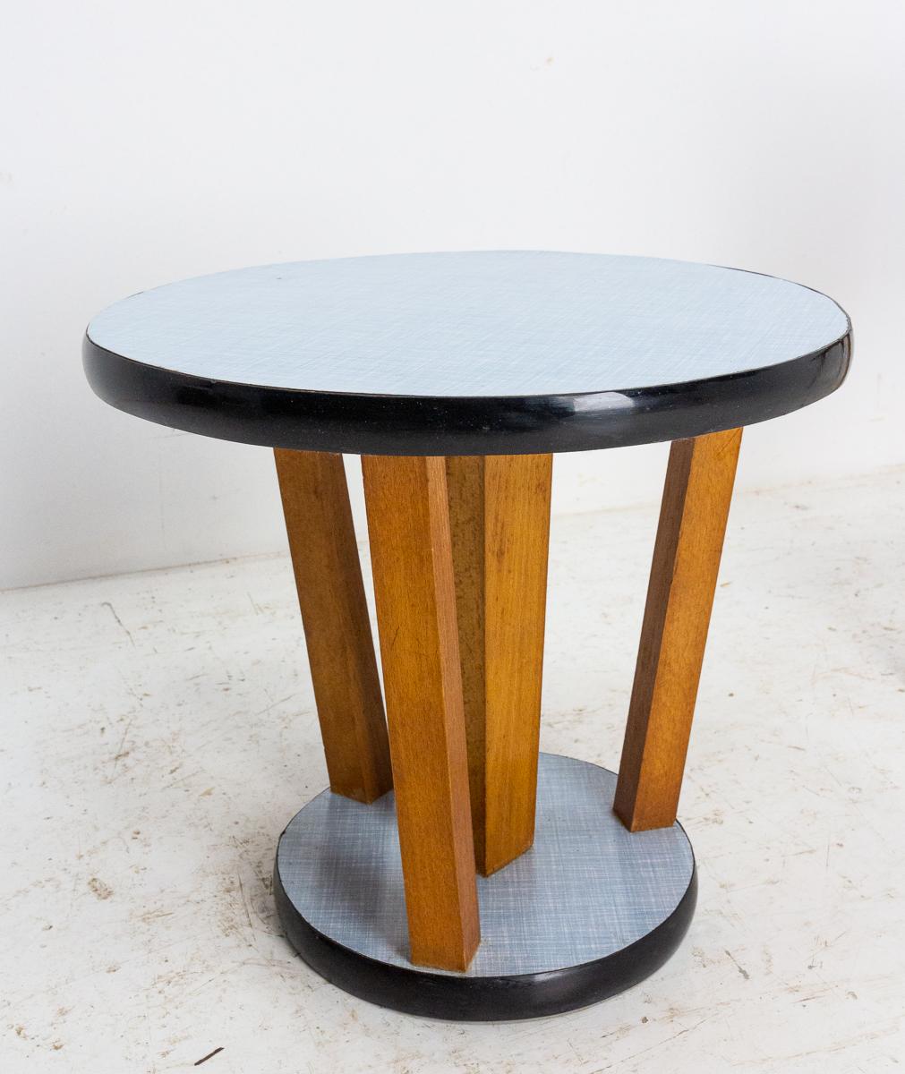 Bois Paire de tables gigognes vintage françaises avec plateau en formica, typique des années 1950 en vente