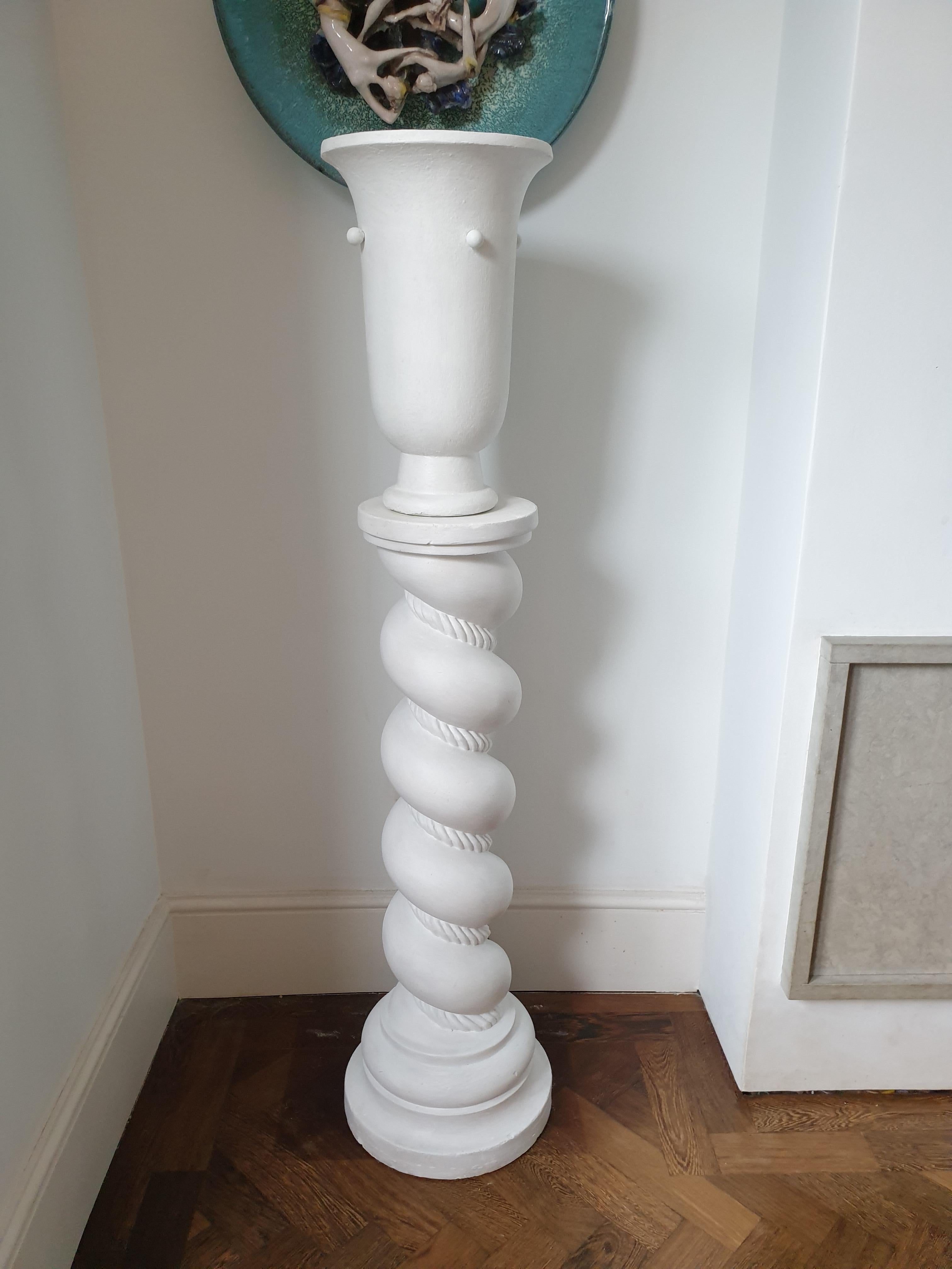 French vintage plaster column with uplighter. For Sale 5