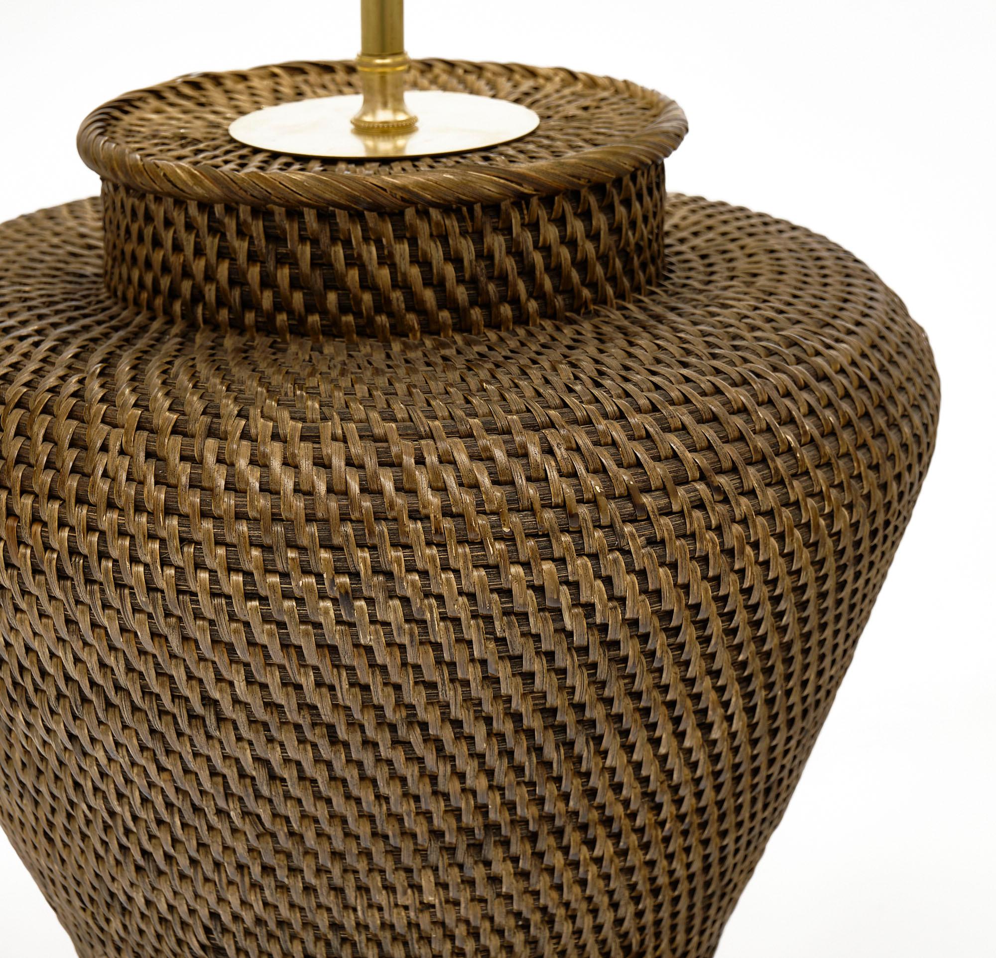 French Vintage Rattan Table Lamp In Good Condition In Austin, TX