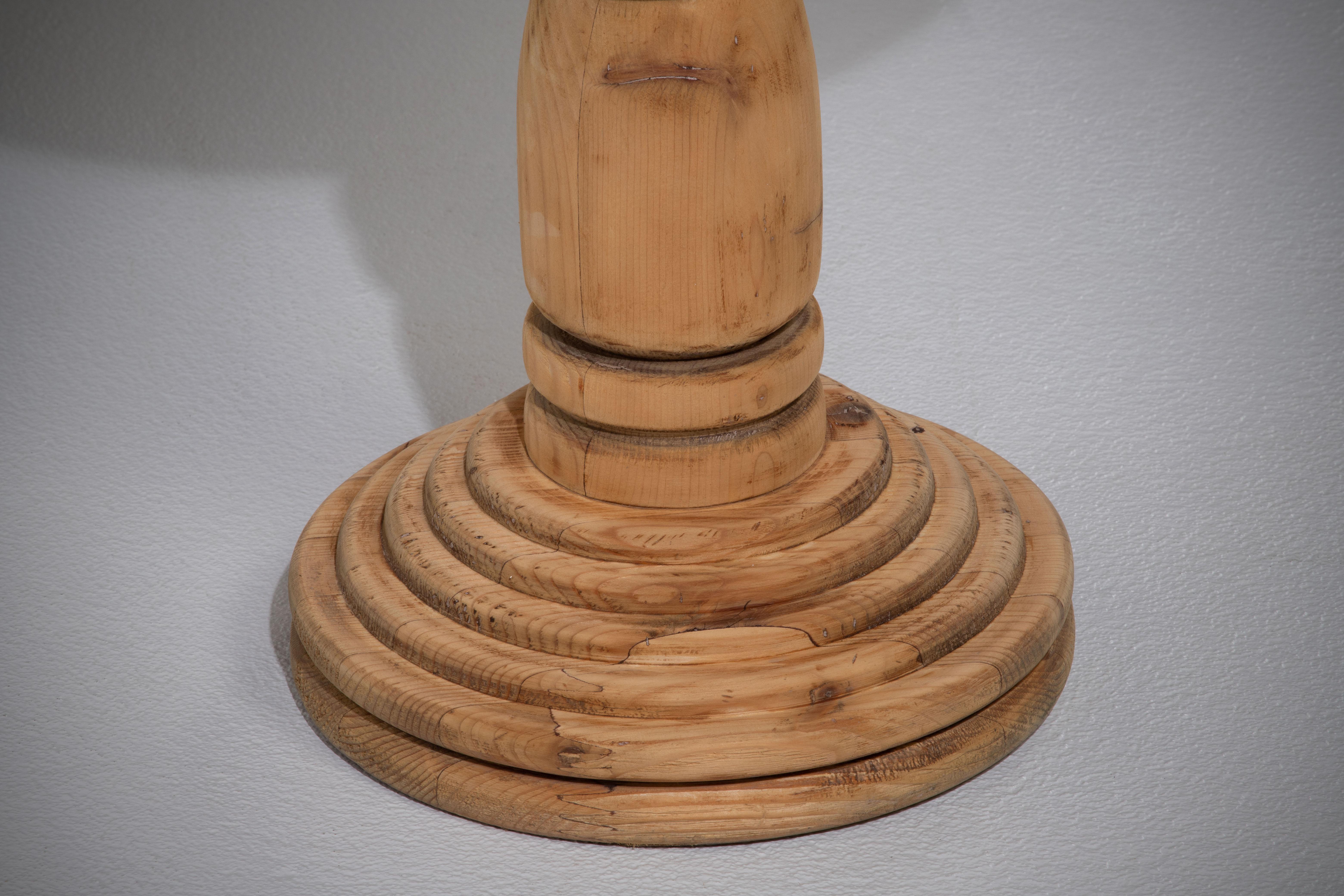 French Vintage Raw Pine Pedestal In Good Condition For Sale In Wiesbaden, DE