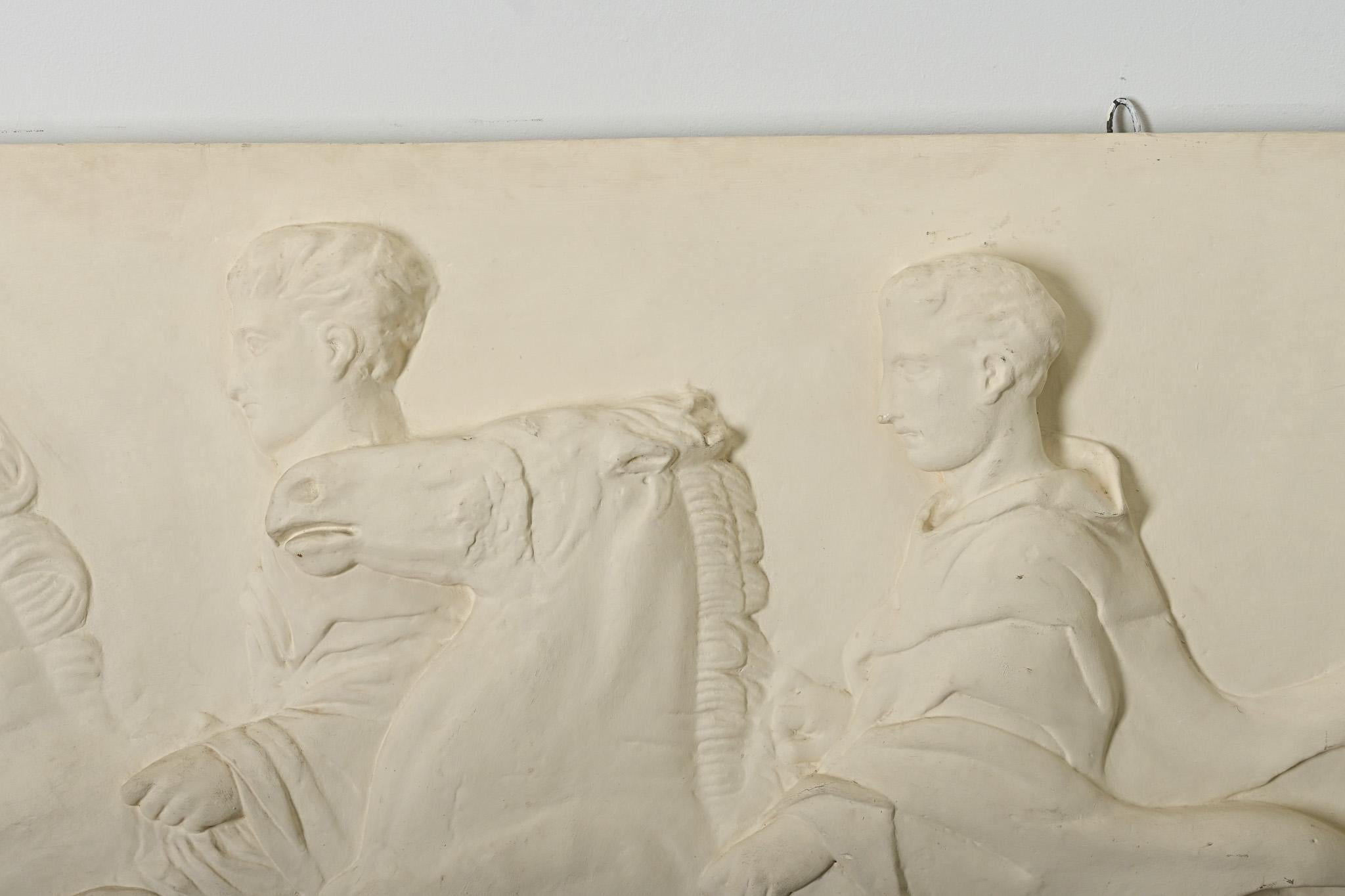 Intonaco Pannello con fregio del Partenone, riproduzione francese d'epoca in vendita