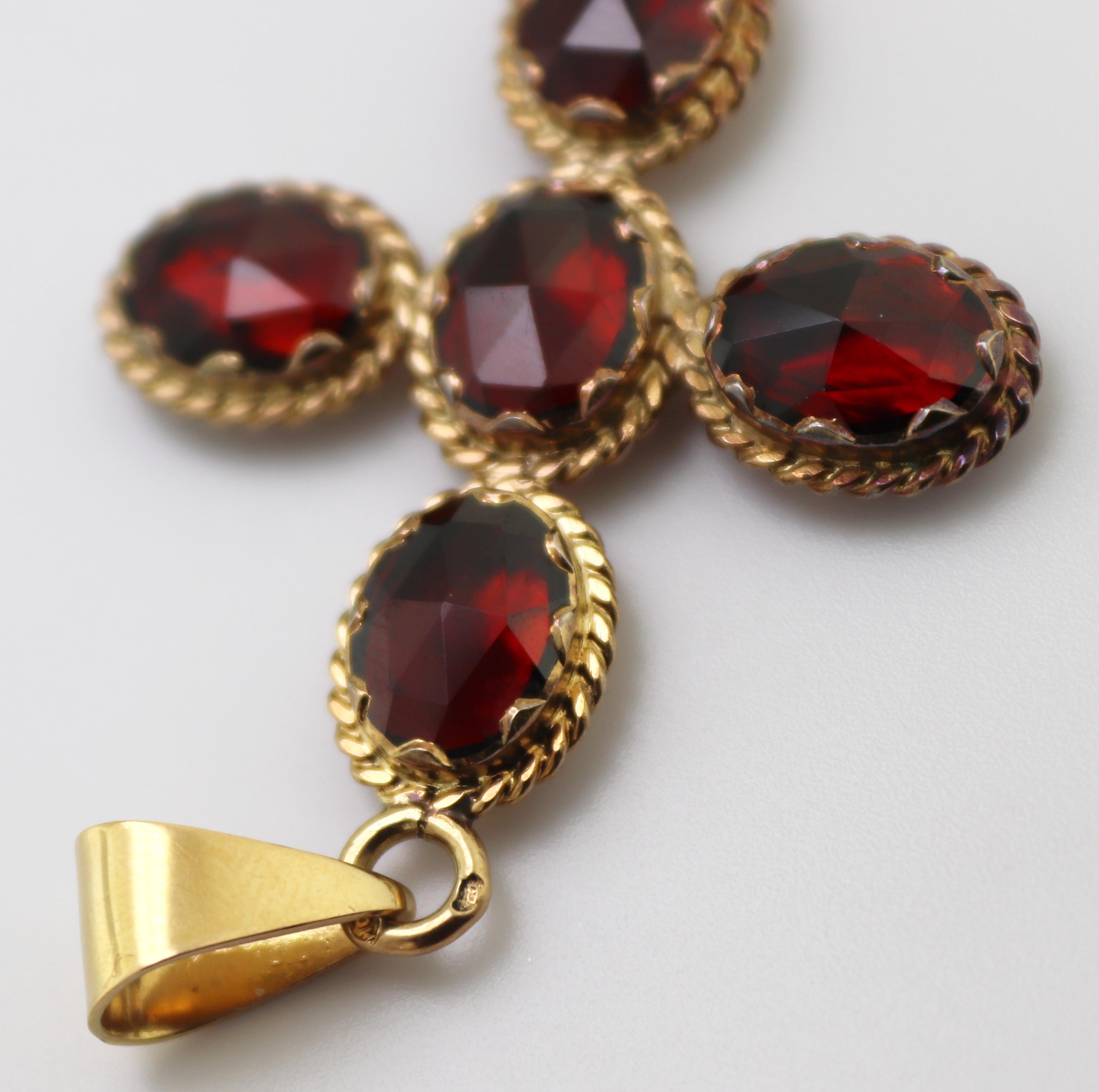 French Vintage Rhodolite Garnet, 18K Yellow Gold Cross Pendant For Sale 1