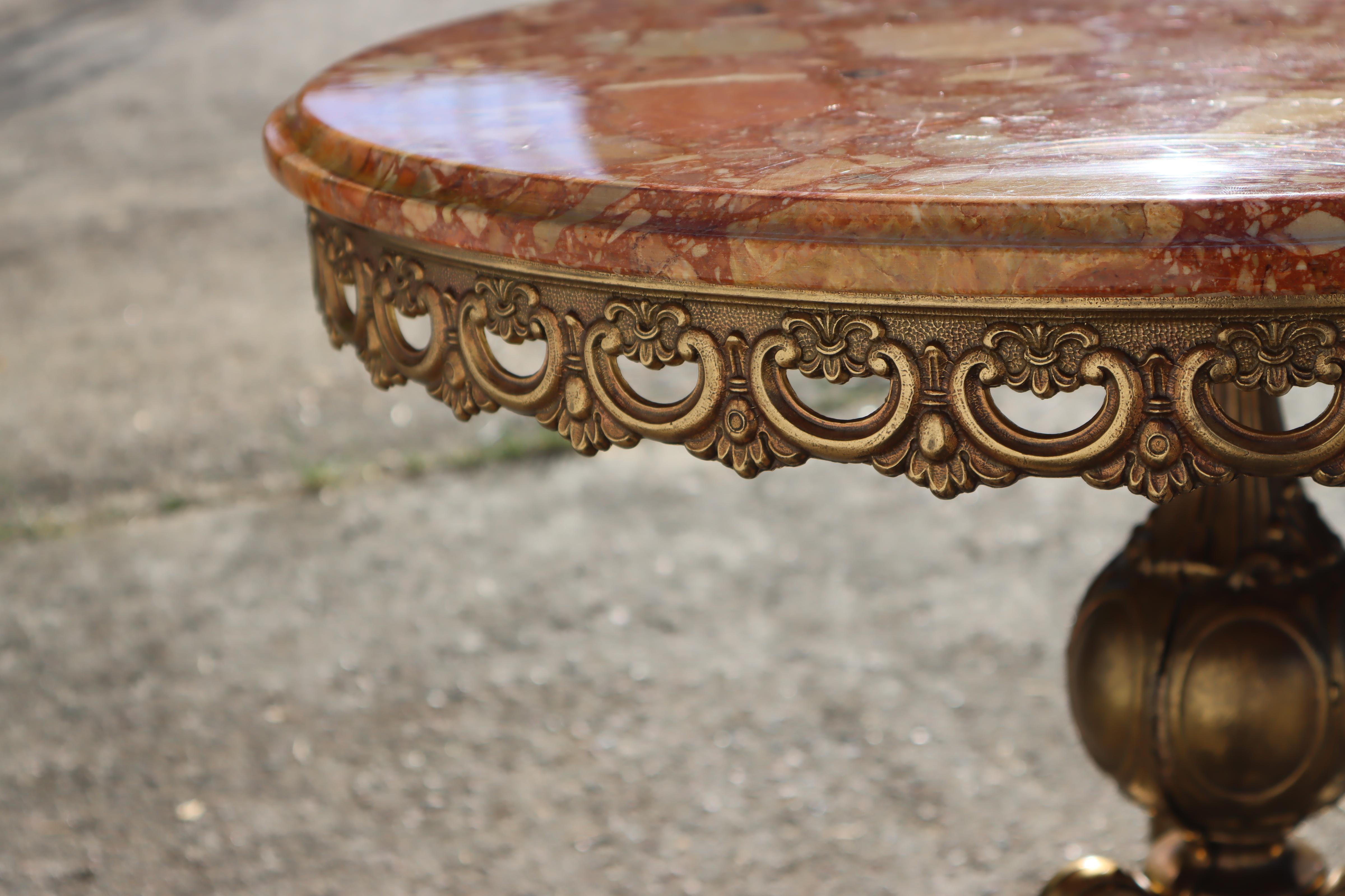 French Vintage round Marble & Brass Coffee Table-Cocktail Table-Lounge Table-70s In Good Condition In Bussiere Dunoise, Nouvel Aquitaine