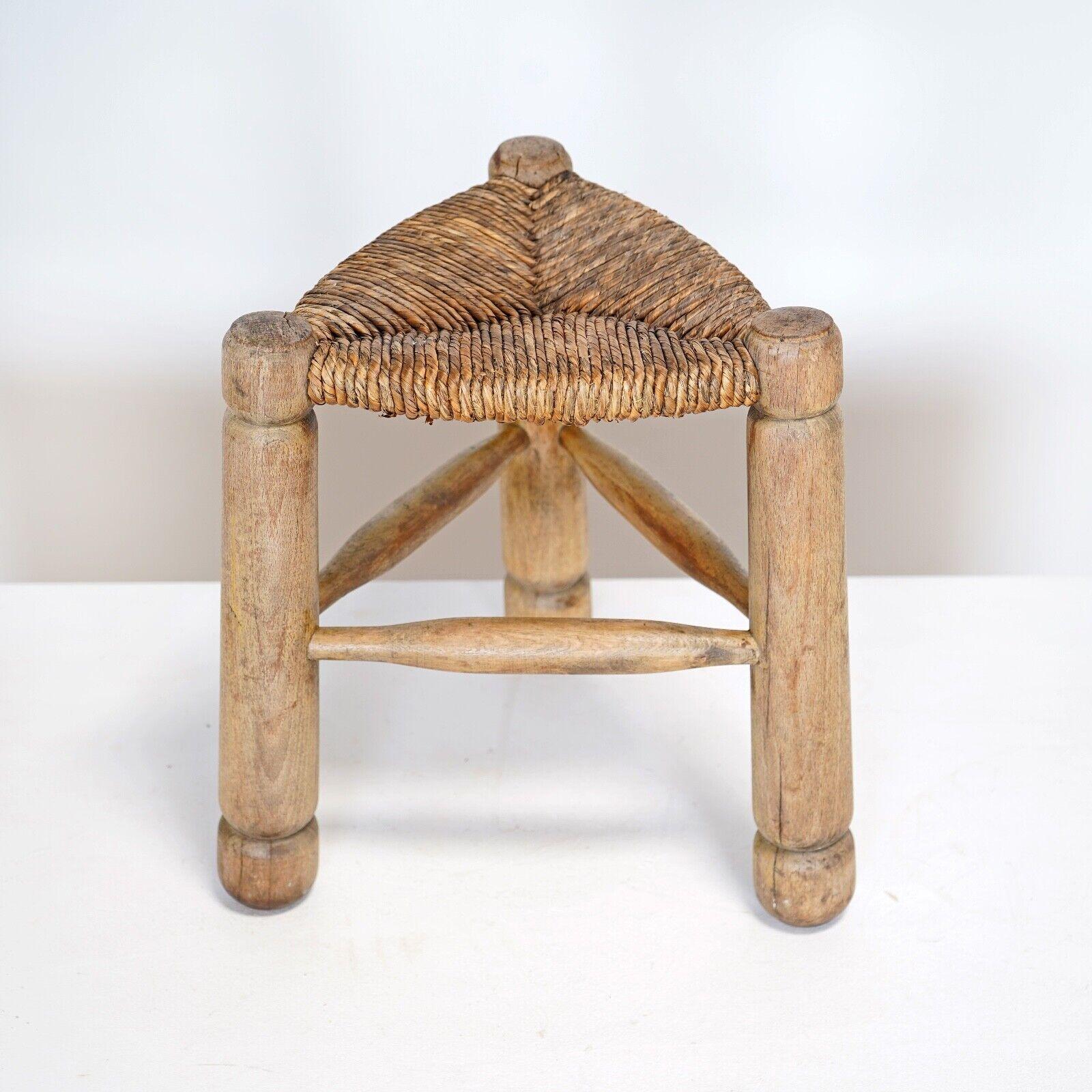 French Vintage Rush Triangular Weaved Stool In The Style Of Charles Dudouyt For Sale 4