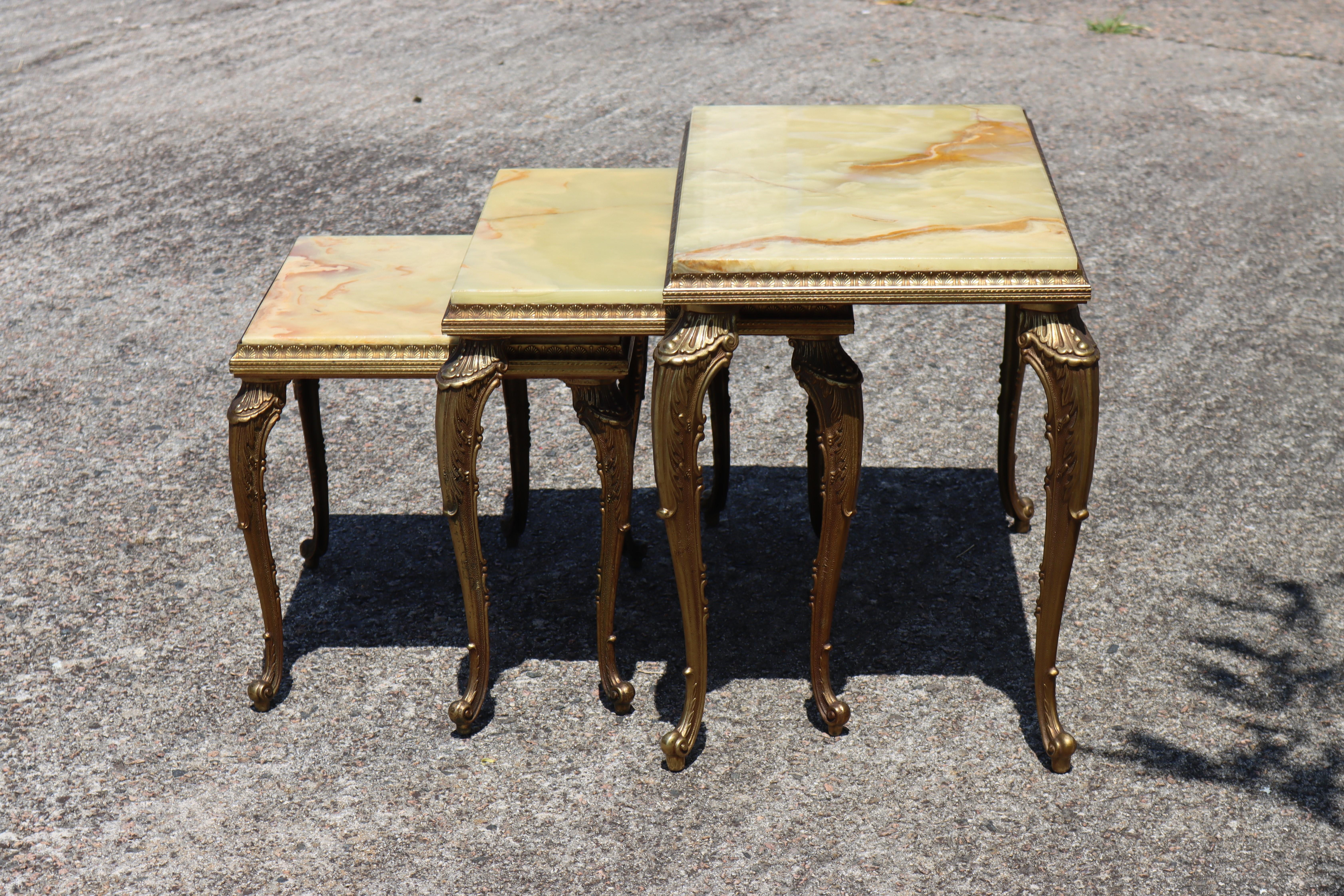 French Vintage Set of 3 Onyx Marble Brass Nesting Tables-Style Louis XV-70s 2