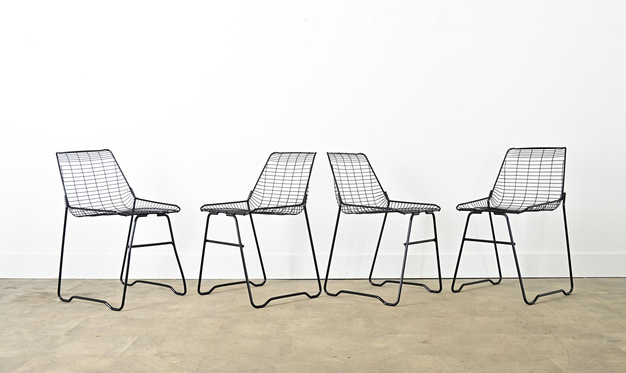 French Vintage Set of Eight Black Wire Chairs en venta 2