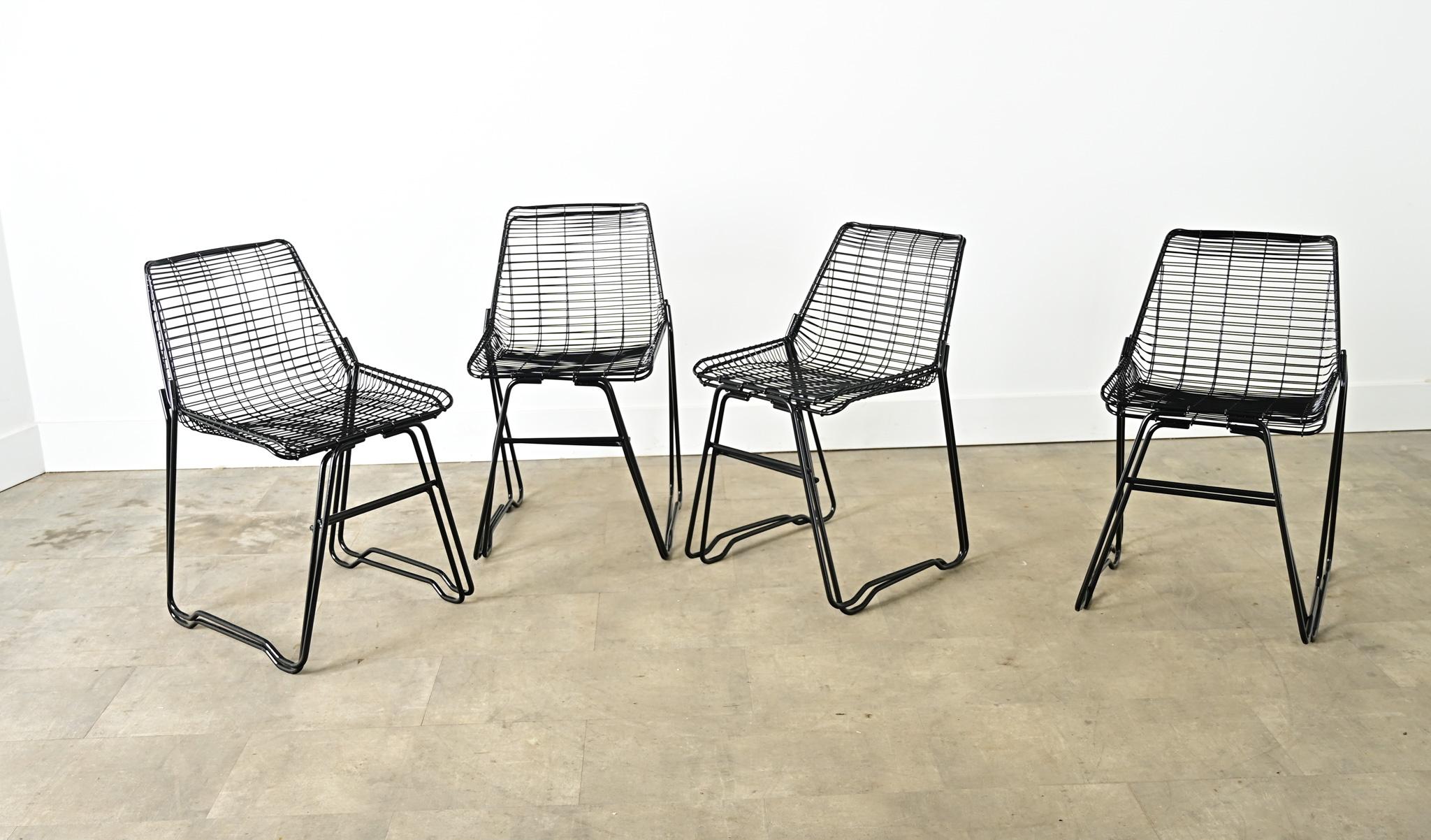 French Vintage Set of Eight Black Wire Chairs en venta 9