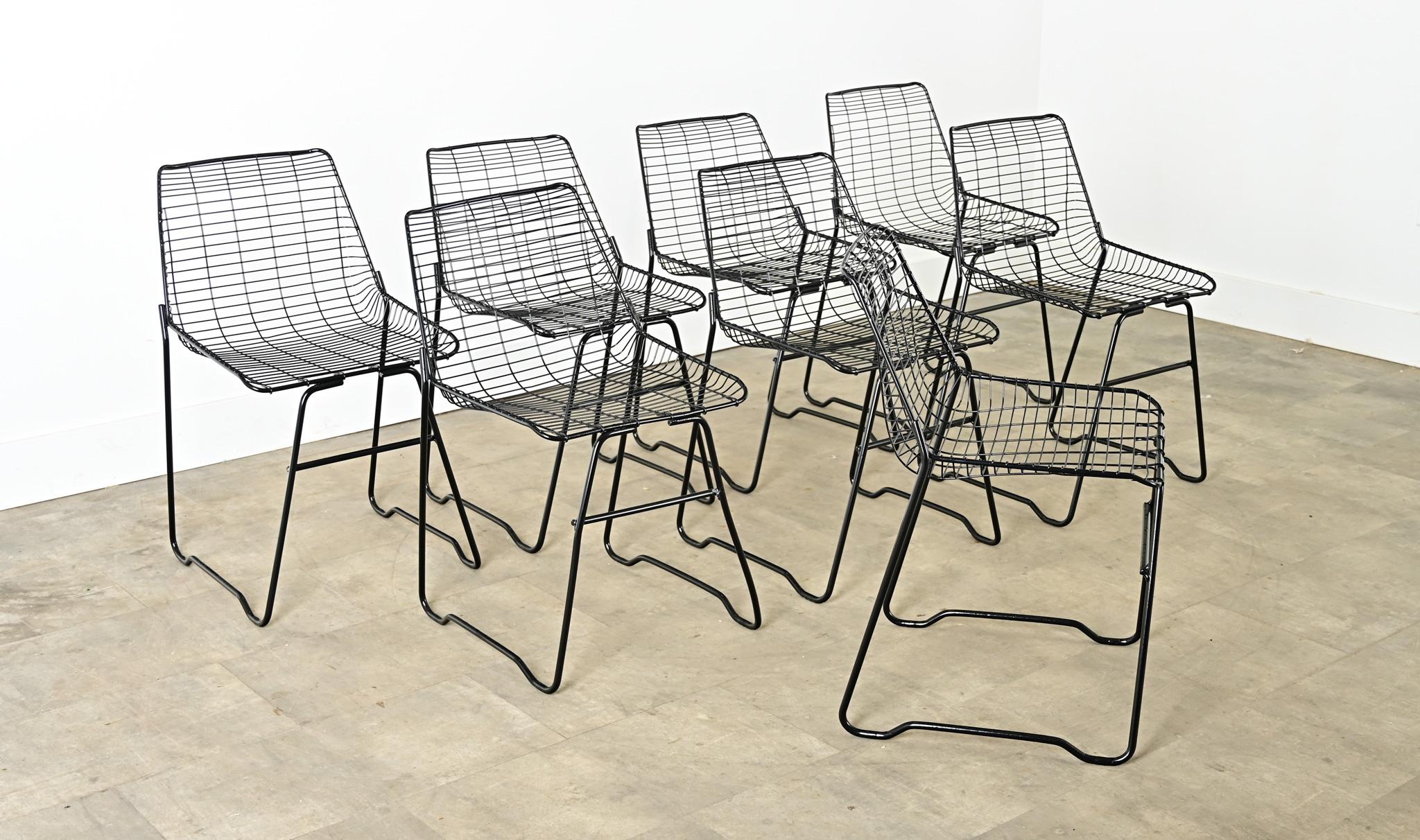French Vintage Set of Eight Black Wire Chairs Francés en venta