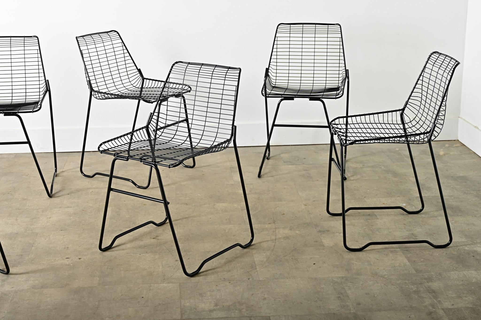 French Vintage Set of Eight Black Wire Chairs en Bueno estado para la venta en Baton Rouge, LA