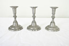 Set di tre candelabri in peltro francese vintage