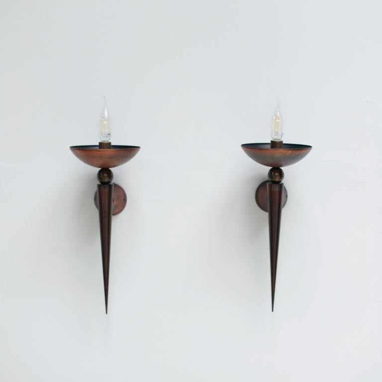 Mid-20th Century French Vintage Sharp Shape Bronze Sconce