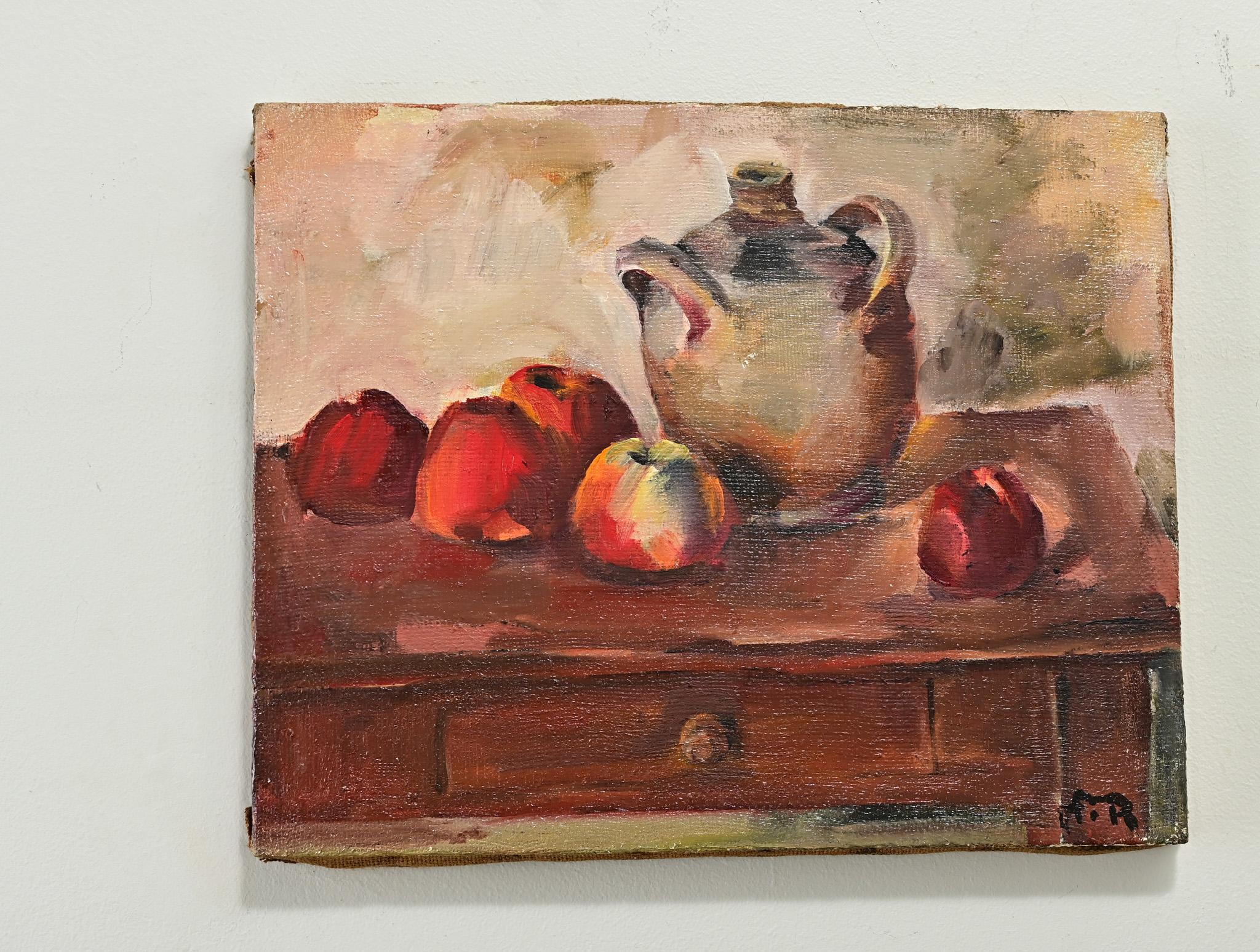 Un vibrante bodegón francés, firmado por el artista. Este óleo sobre lienzo representa una jarra y varias frutas esparcidas sobre una mesa. Fijado con un alambre, este cuadro está listo para colgarlo en tu interior. Ver las imágenes detalladas.