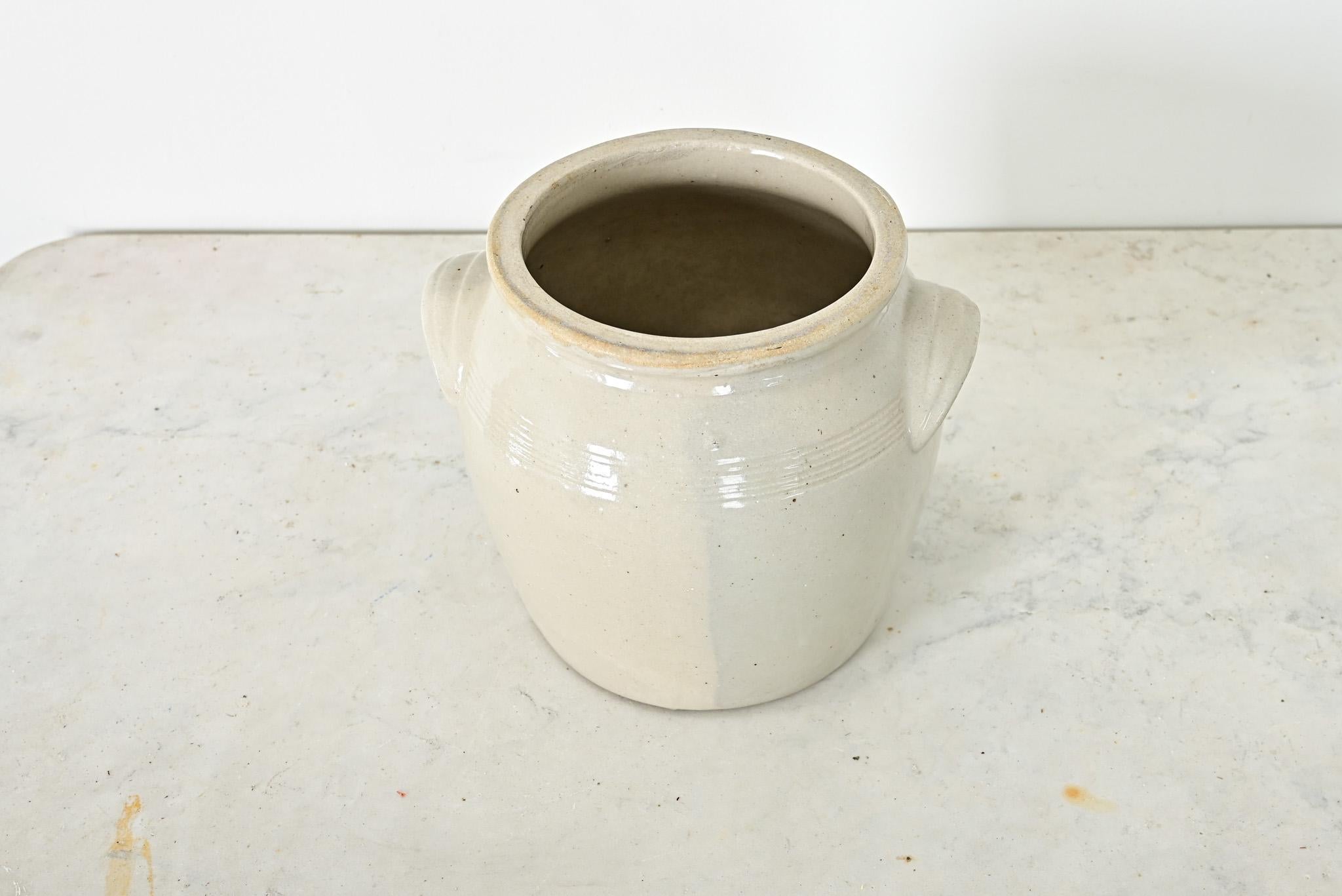 French Vintage Stoneware Confit Crock (Französische Provence) im Angebot