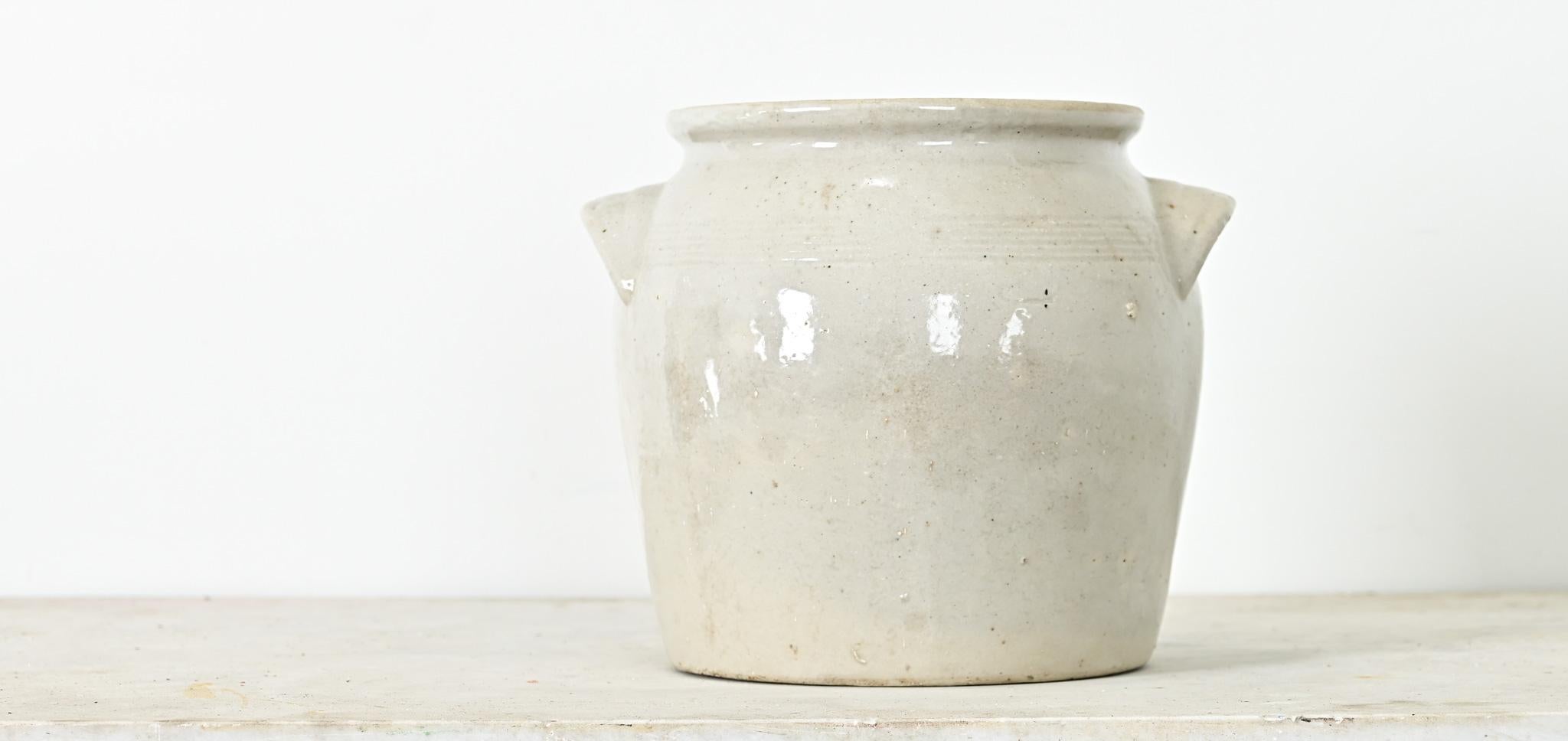 French Vintage Stoneware Confit Crock im Zustand „Gut“ im Angebot in Baton Rouge, LA