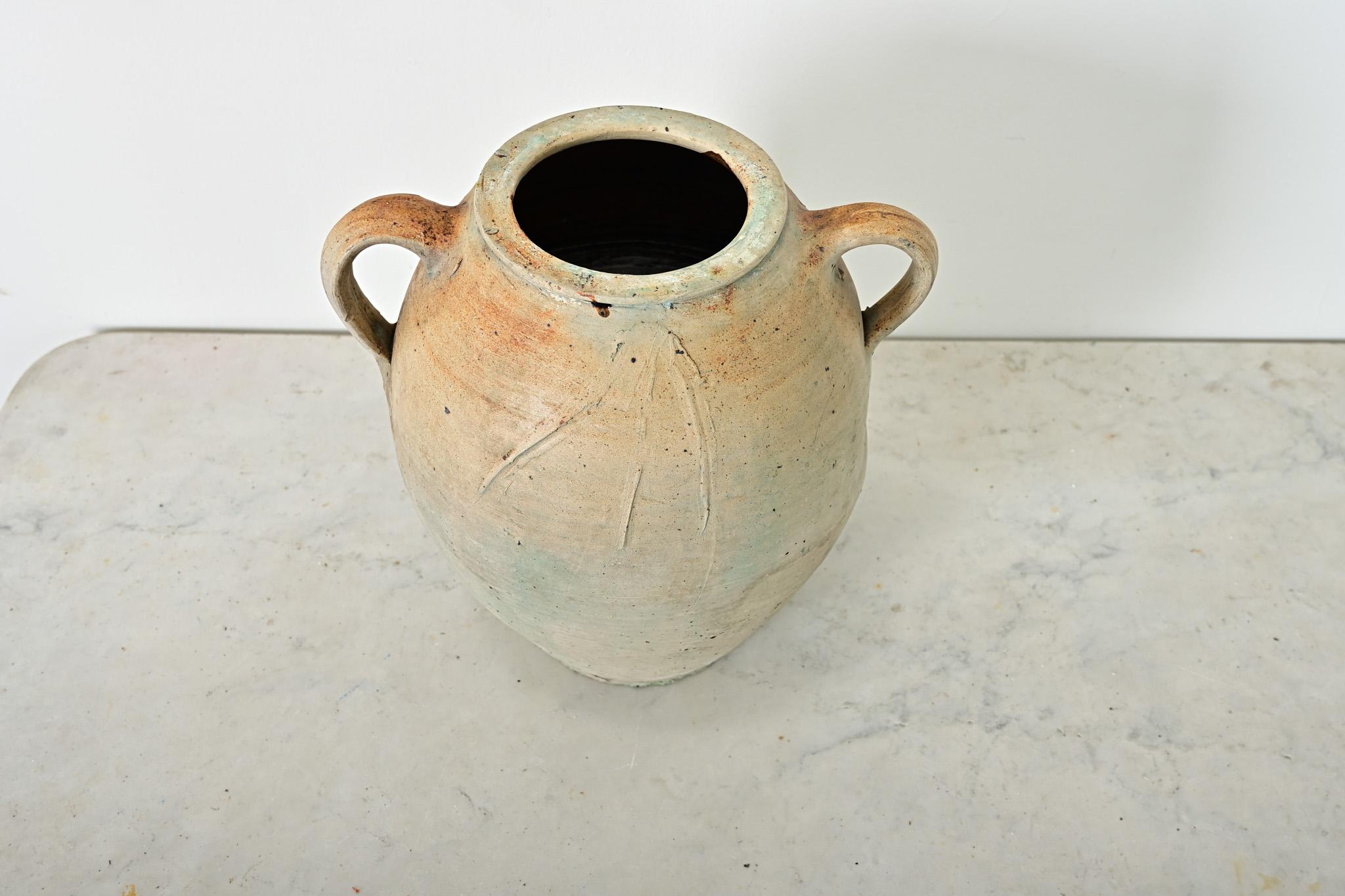 French Vintage Stoneware Glazed Jar with Handles (Französische Provence) im Angebot