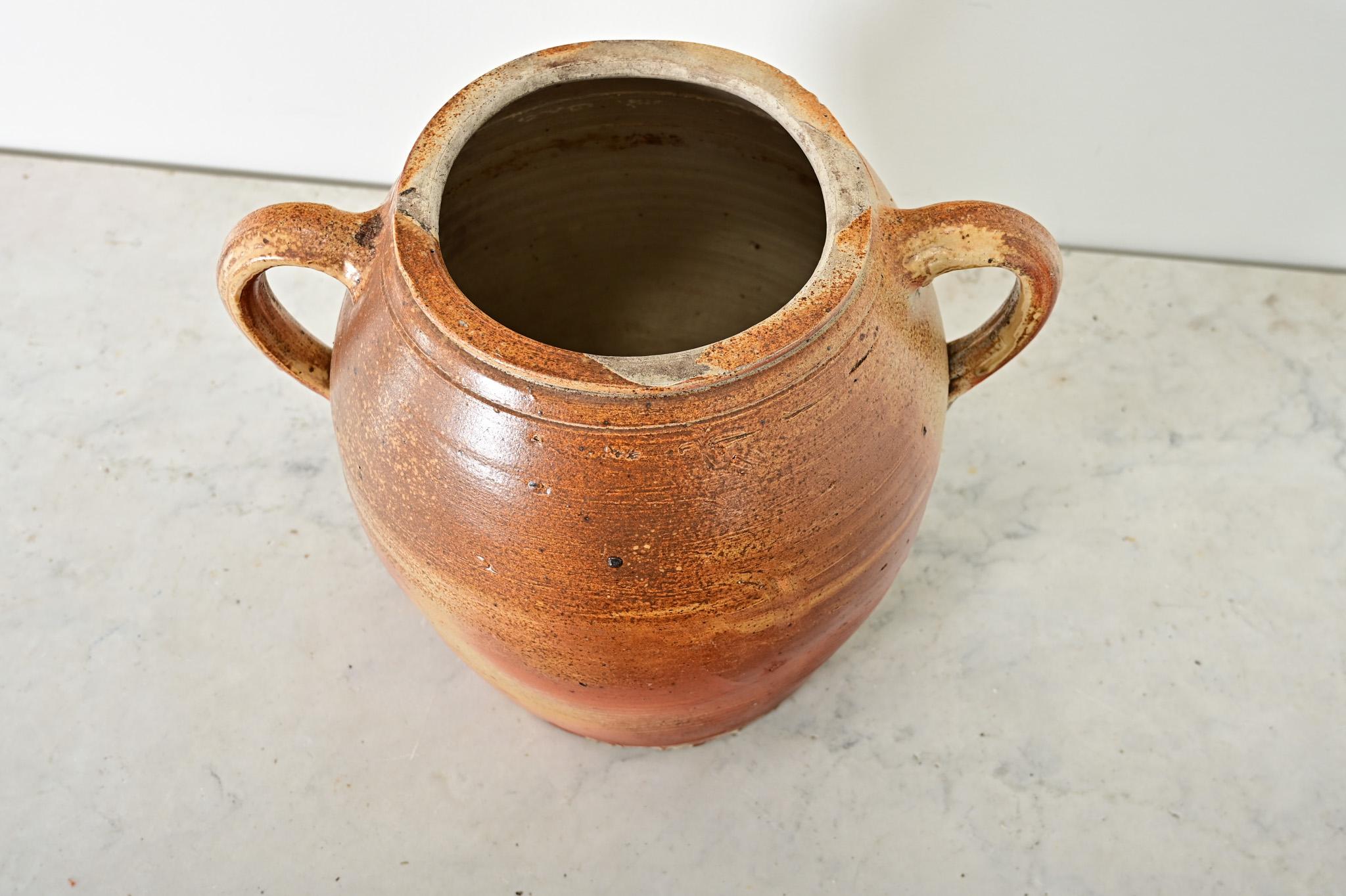 French Vintage Stoneware Glazed Jar with Handles (Französisch) im Angebot