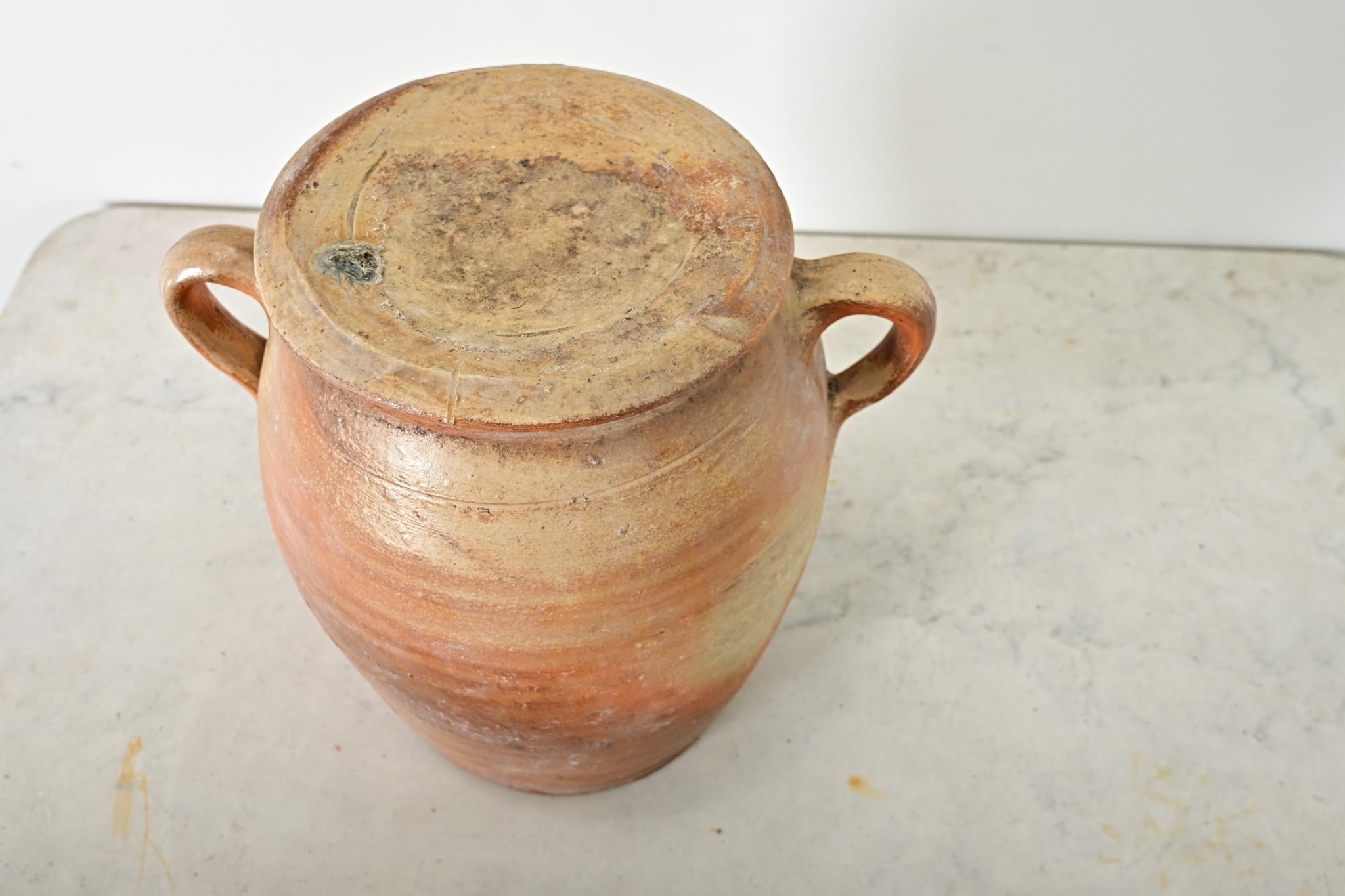 French Vintage Stoneware Lidded Crock (Französische Provence) im Angebot