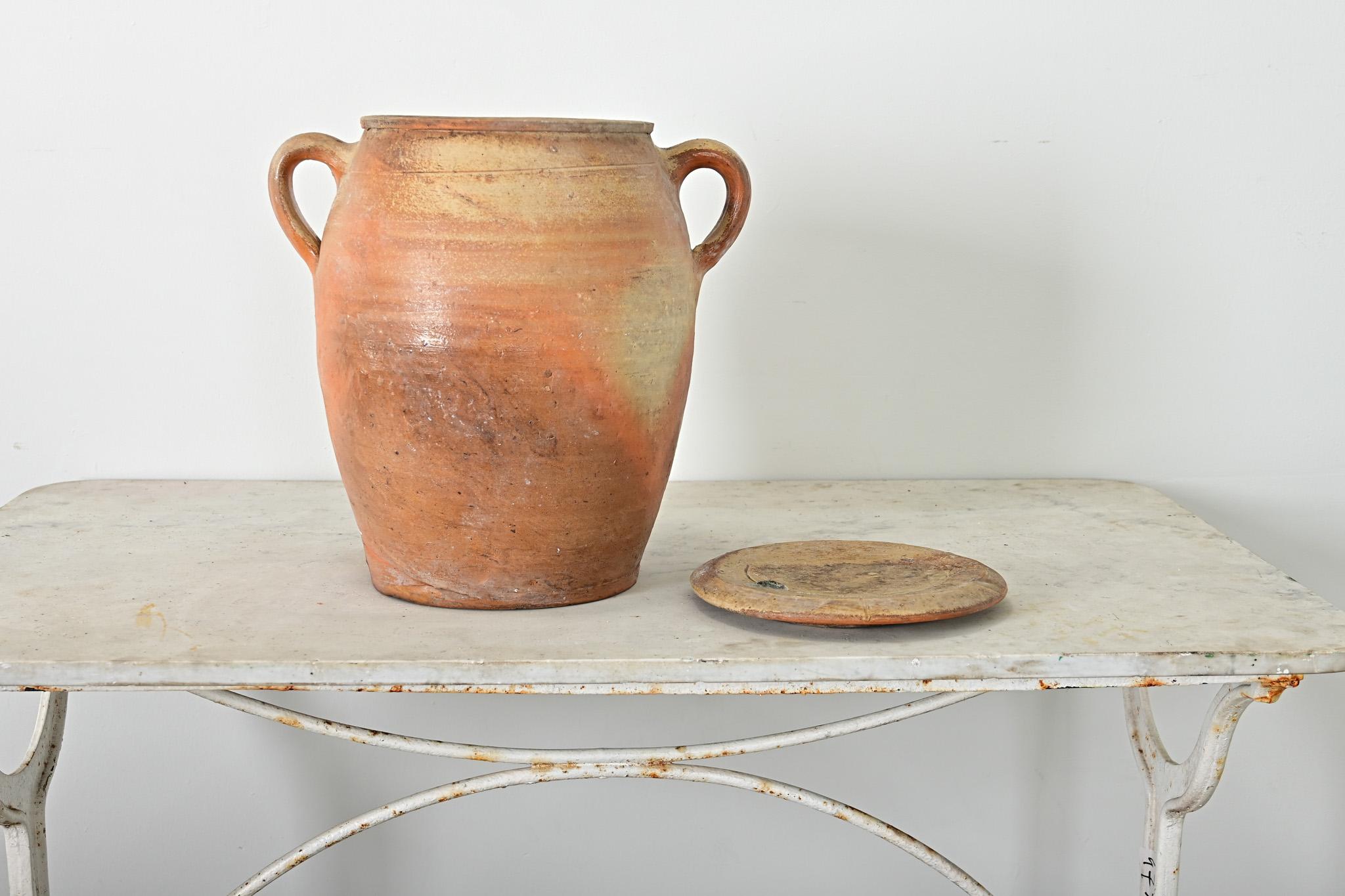 French Vintage Stoneware Lidded Crock (Französisch) im Angebot