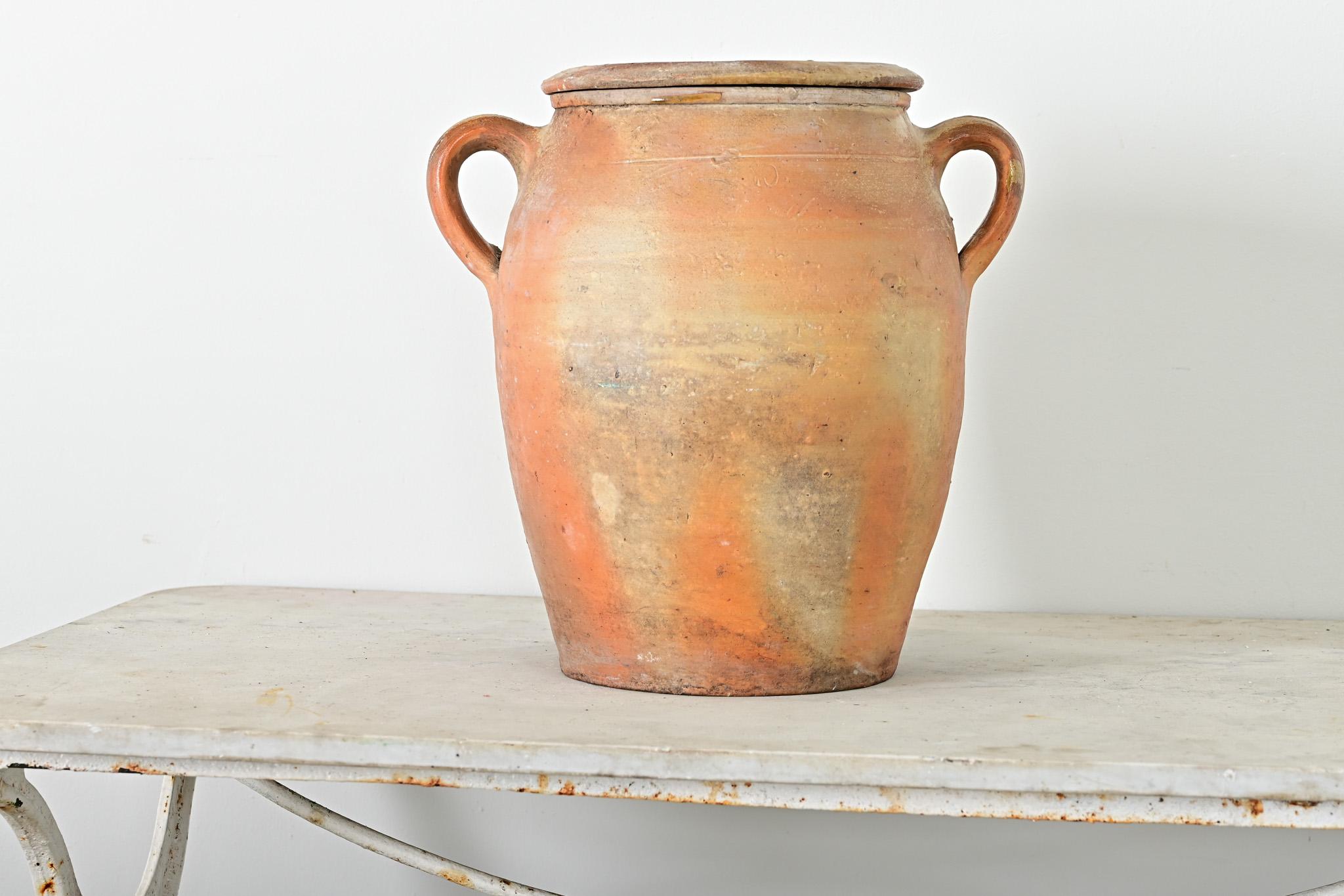 French Vintage Stoneware Lidded Crock (Steingut) im Angebot