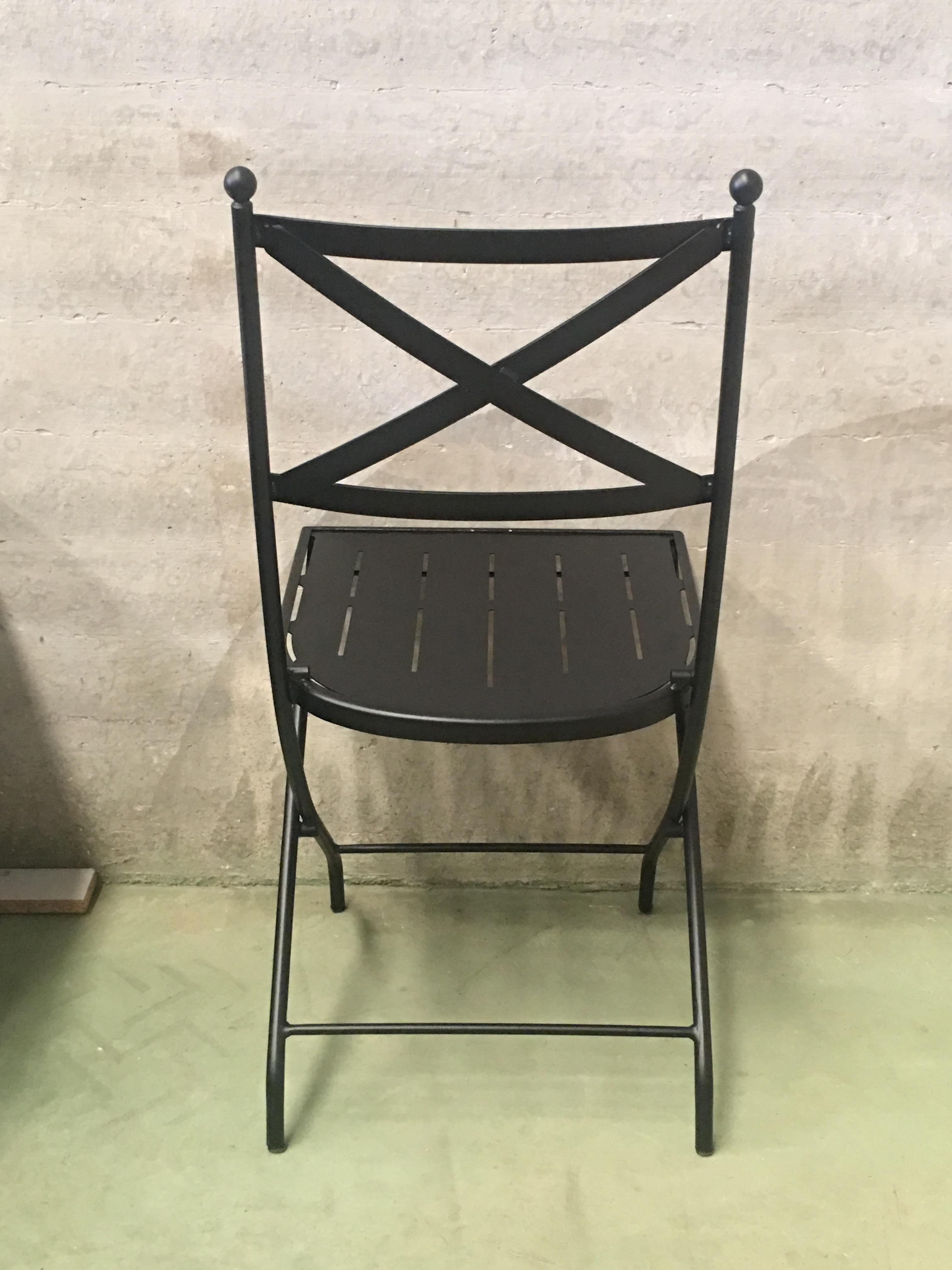 XXIe siècle et contemporain Chaise pliante en fer de style bistro français vintage, intérieure et extérieure en vente