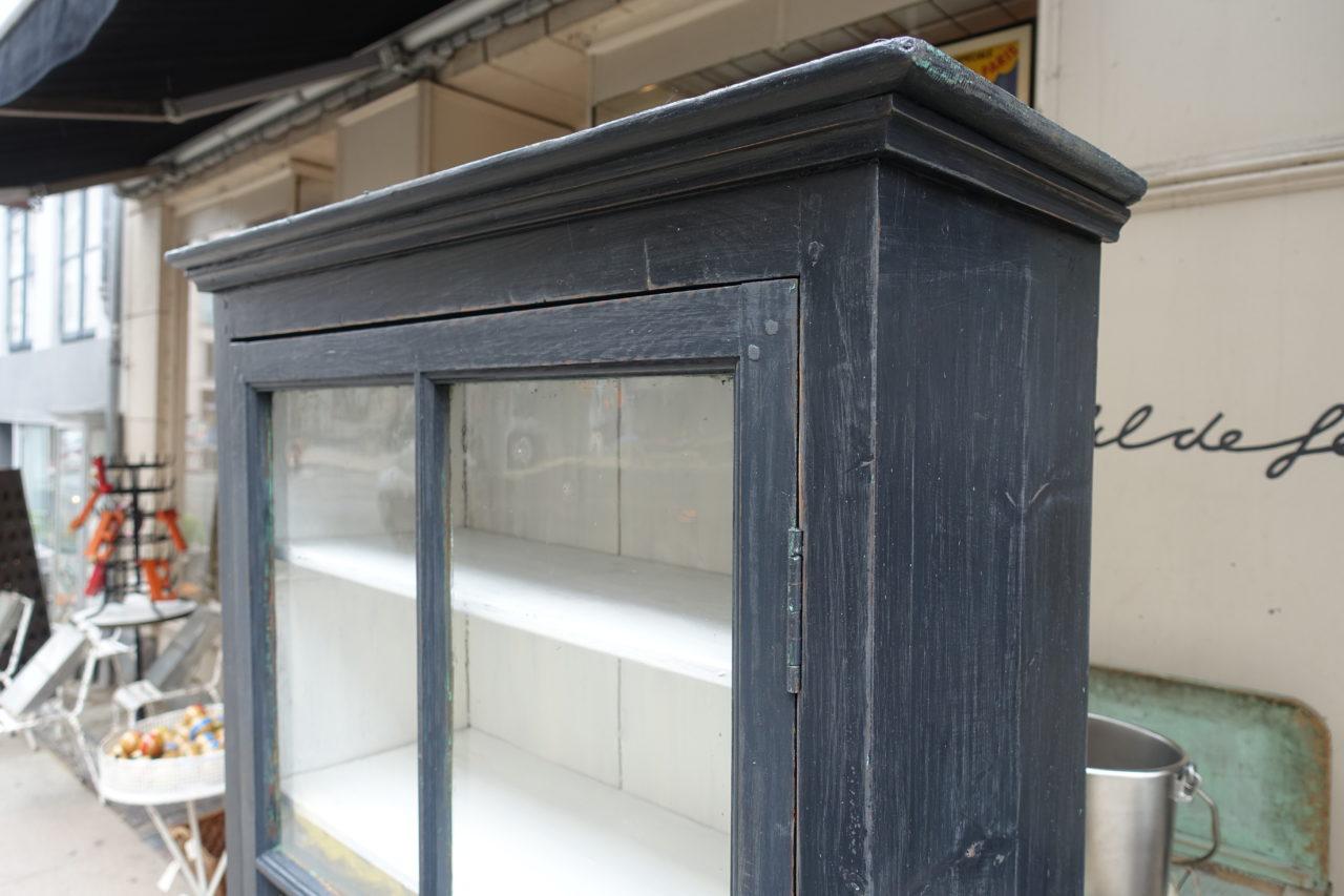 French Vintage Tallboy / Vitrine In Excellent Condition In Copenhagen K, DK