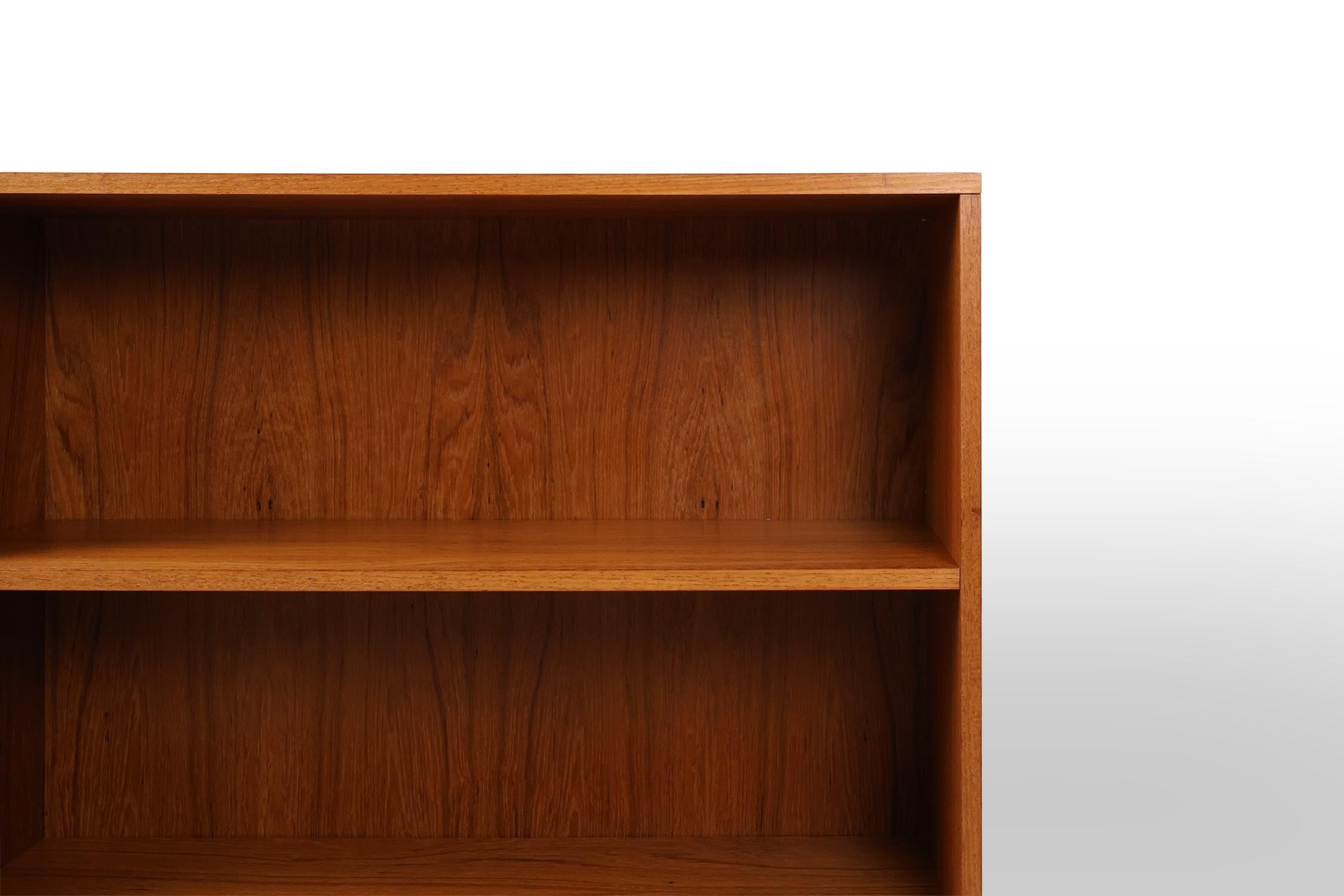 Mid-Century Modern French vintage teak bookcase with 2 shelves from the 1960s For Sale