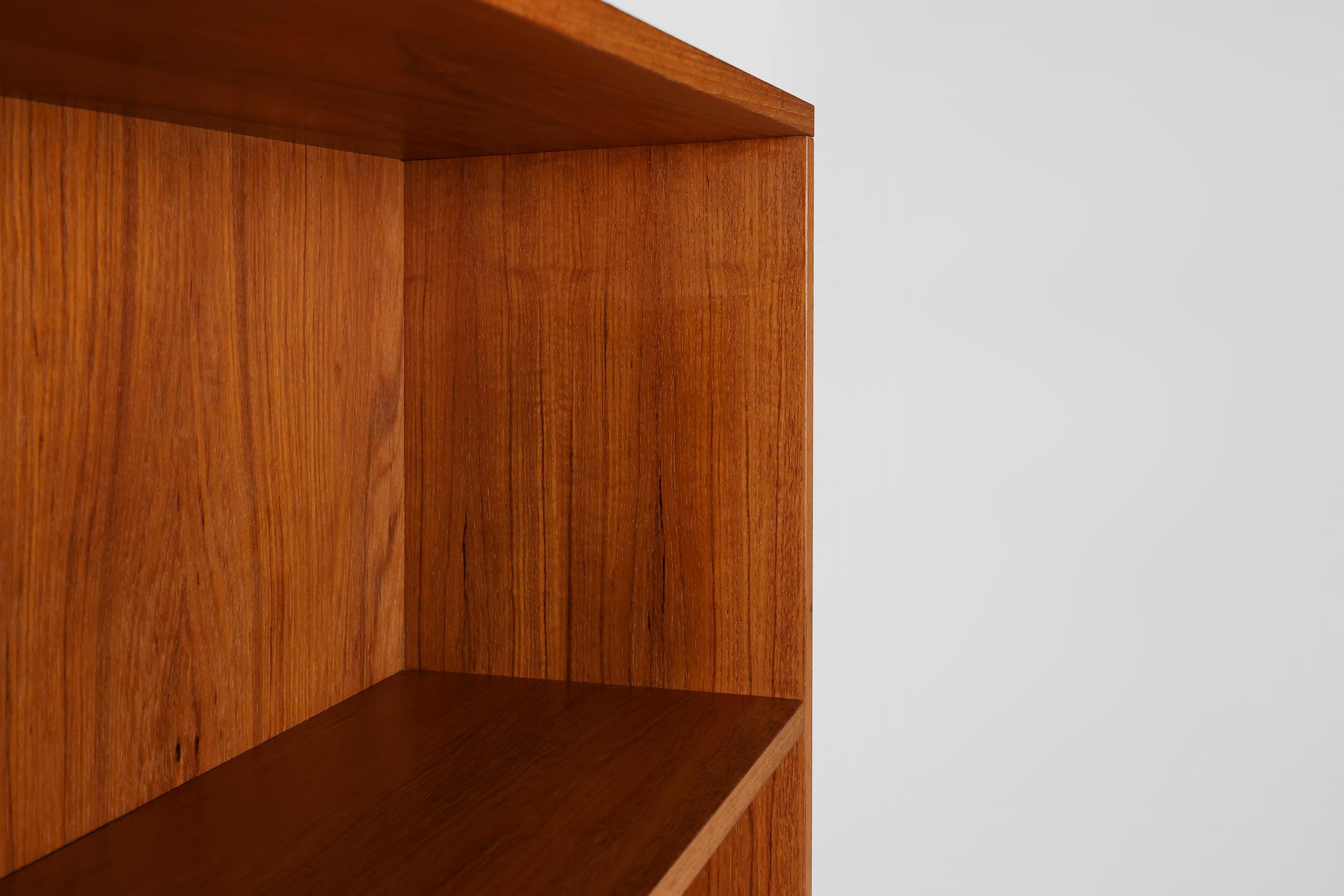 Teak French vintage teak bookcase with 2 shelves from the 1960s For Sale