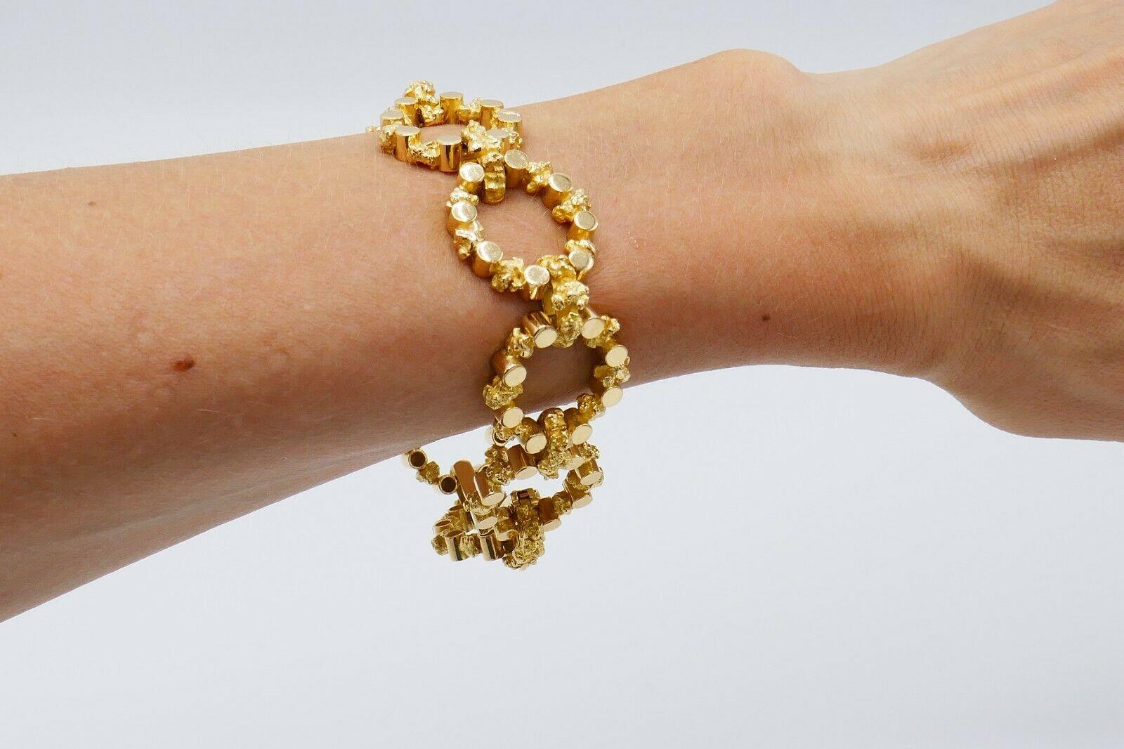 French Vintage Textured Yellow Gold Link Bracelet In Excellent Condition In Beverly Hills, CA