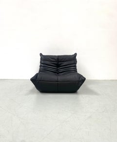 Silla francesa vintage Togo de cuero negro de Michel Ducaroy para Ligne Roset.