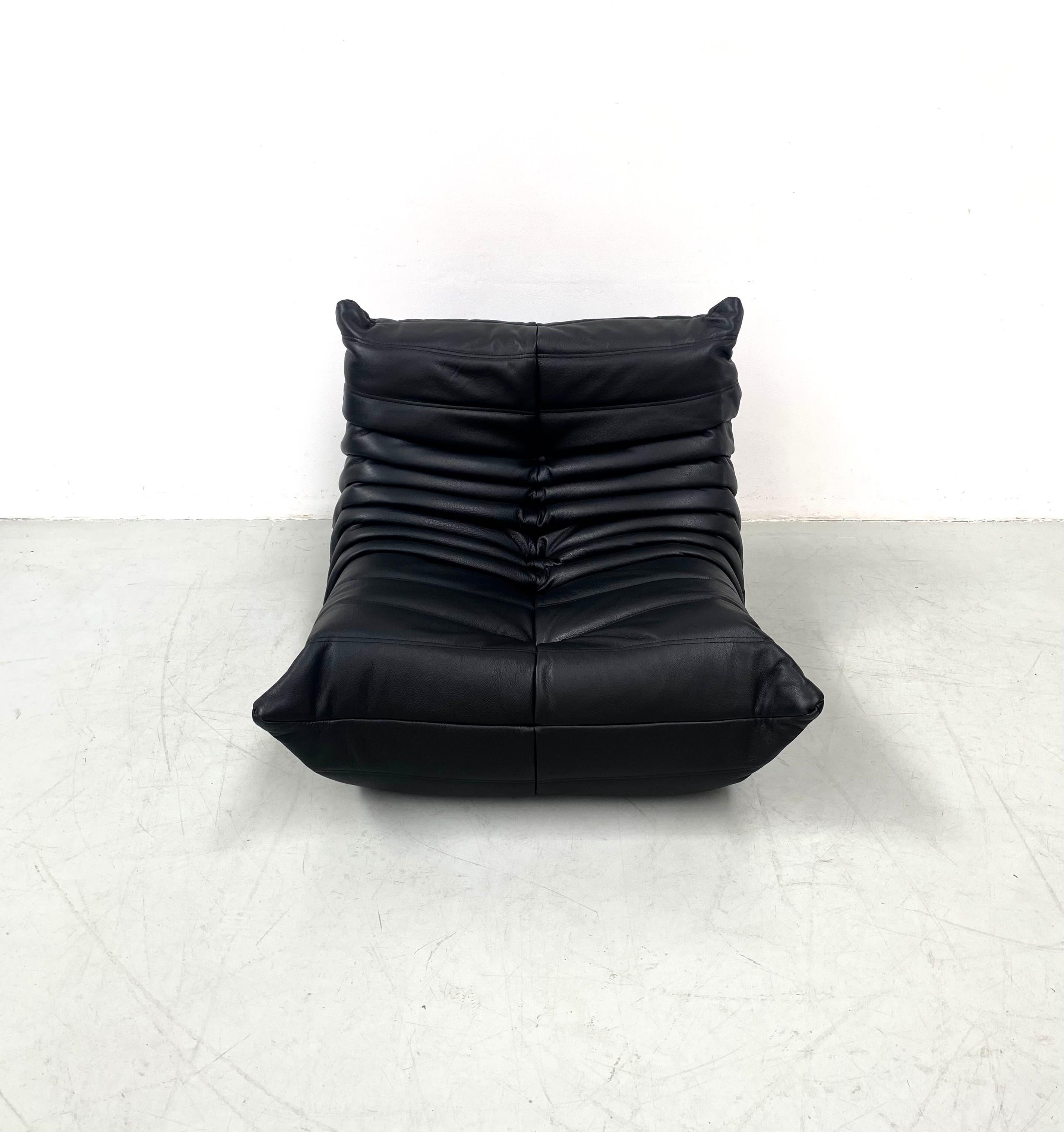 Französischer Togo-Stuhl aus schwarzem Leder von Michel Ducaroy für Ligne Roset. (Moderne der Mitte des Jahrhunderts) im Angebot
