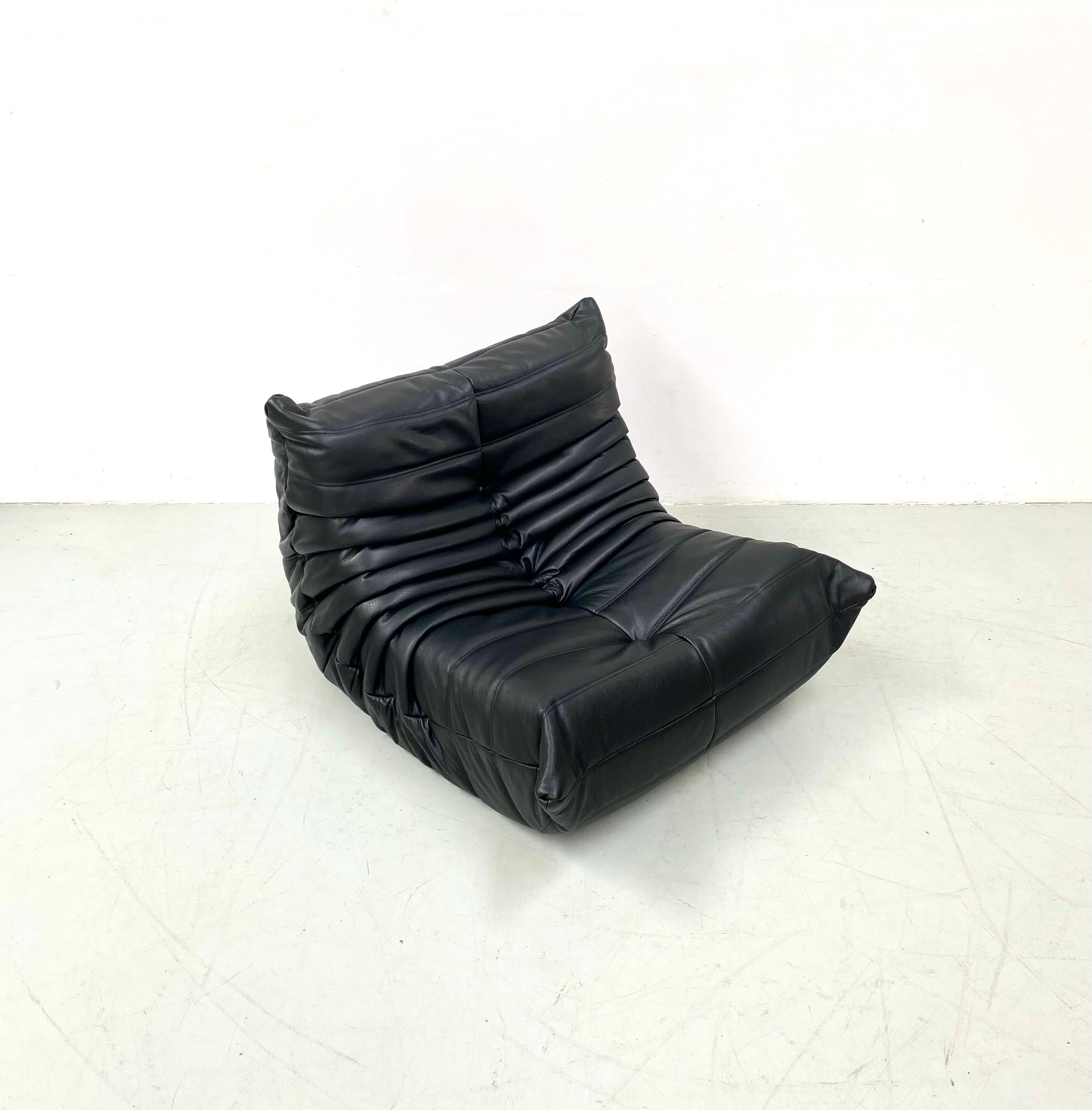 French Togo Chair in Black Leather by Michel Ducaroy for Ligne Roset. In Excellent Condition For Sale In Eindhoven, Noord Brabant