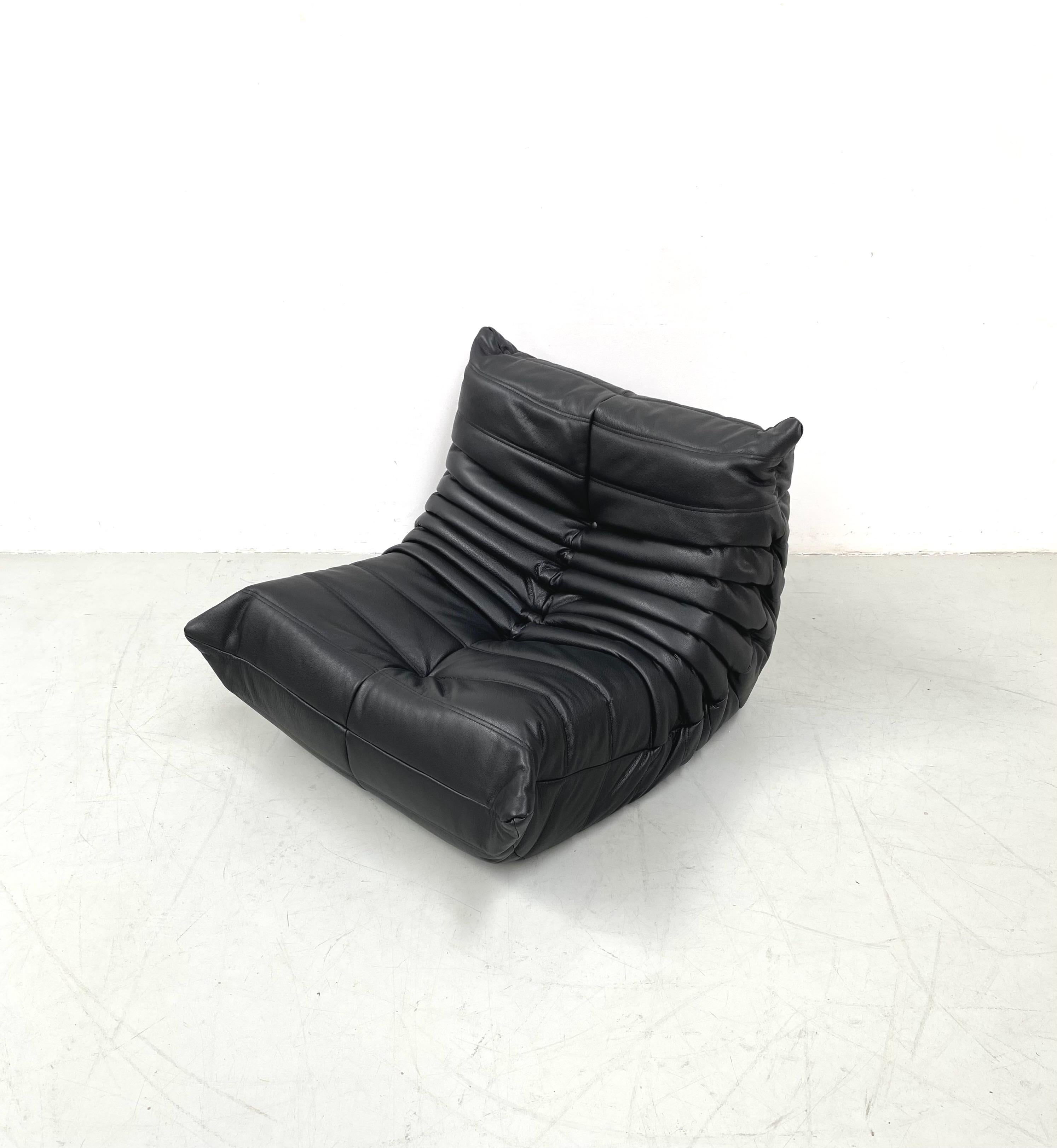 20th Century French Togo Chair in Black Leather by Michel Ducaroy for Ligne Roset. For Sale