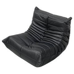 Französischer Vintage-Togo-Stuhl aus schwarzem Leder von Michel Ducaroy für Ligne Roset.