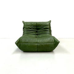 Silla Togo Vintage Francesa de Piel Verde de Michel Ducaroy para Ligne Roset.