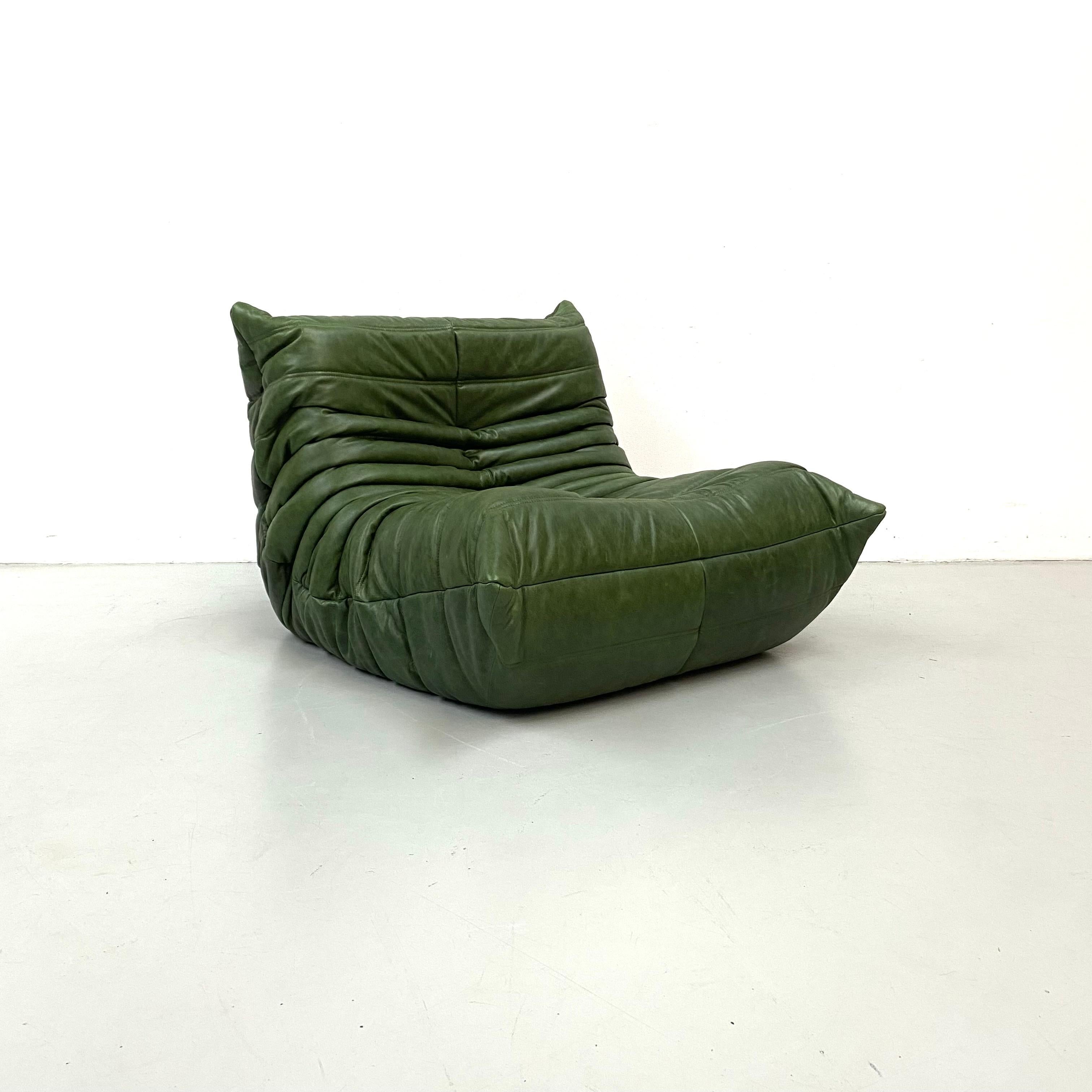 French Vintage Togo Chair in Green Leather by Michel Ducaroy for Ligne Roset. In Excellent Condition In Eindhoven, Noord Brabant