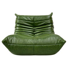 Chaise Togo vintage française en cuir vert de Michel Ducaroy pour Ligne Roset