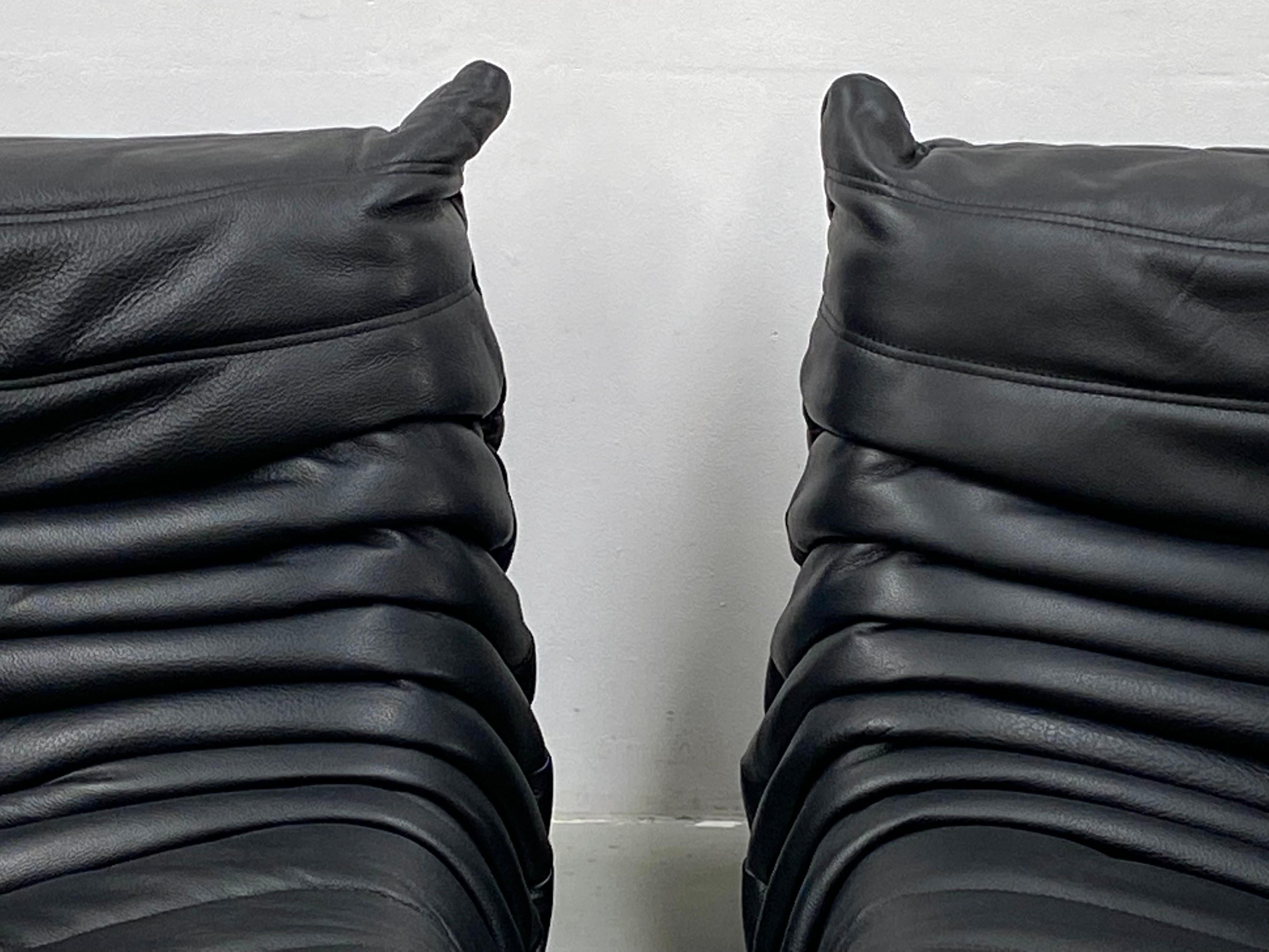 French Vintage Togo Chairs in Black Leather by Michel Ducaroy for Ligne Roset. 5