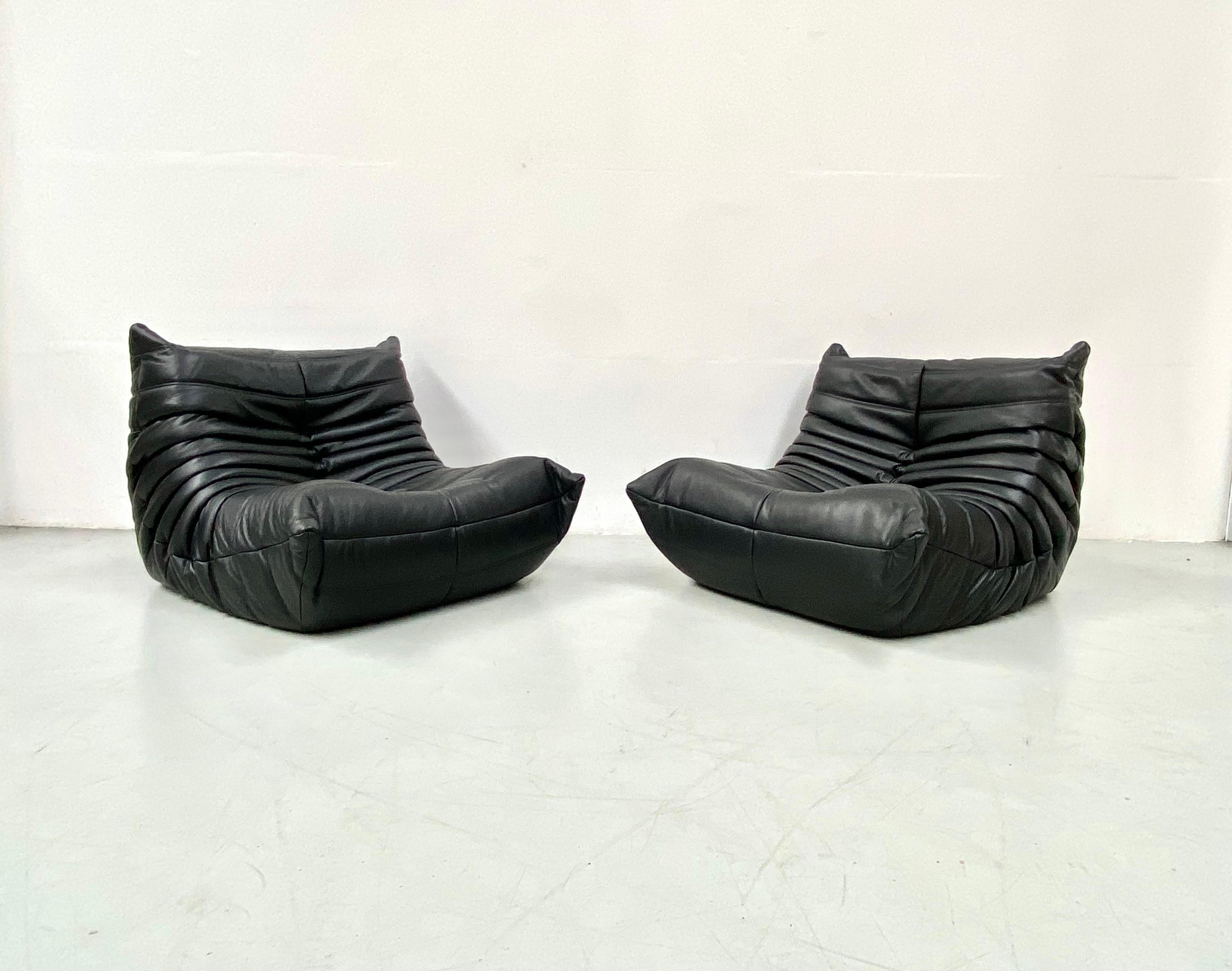 French Vintage Togo Chairs in Black Leather by Michel Ducaroy for Ligne Roset. 3