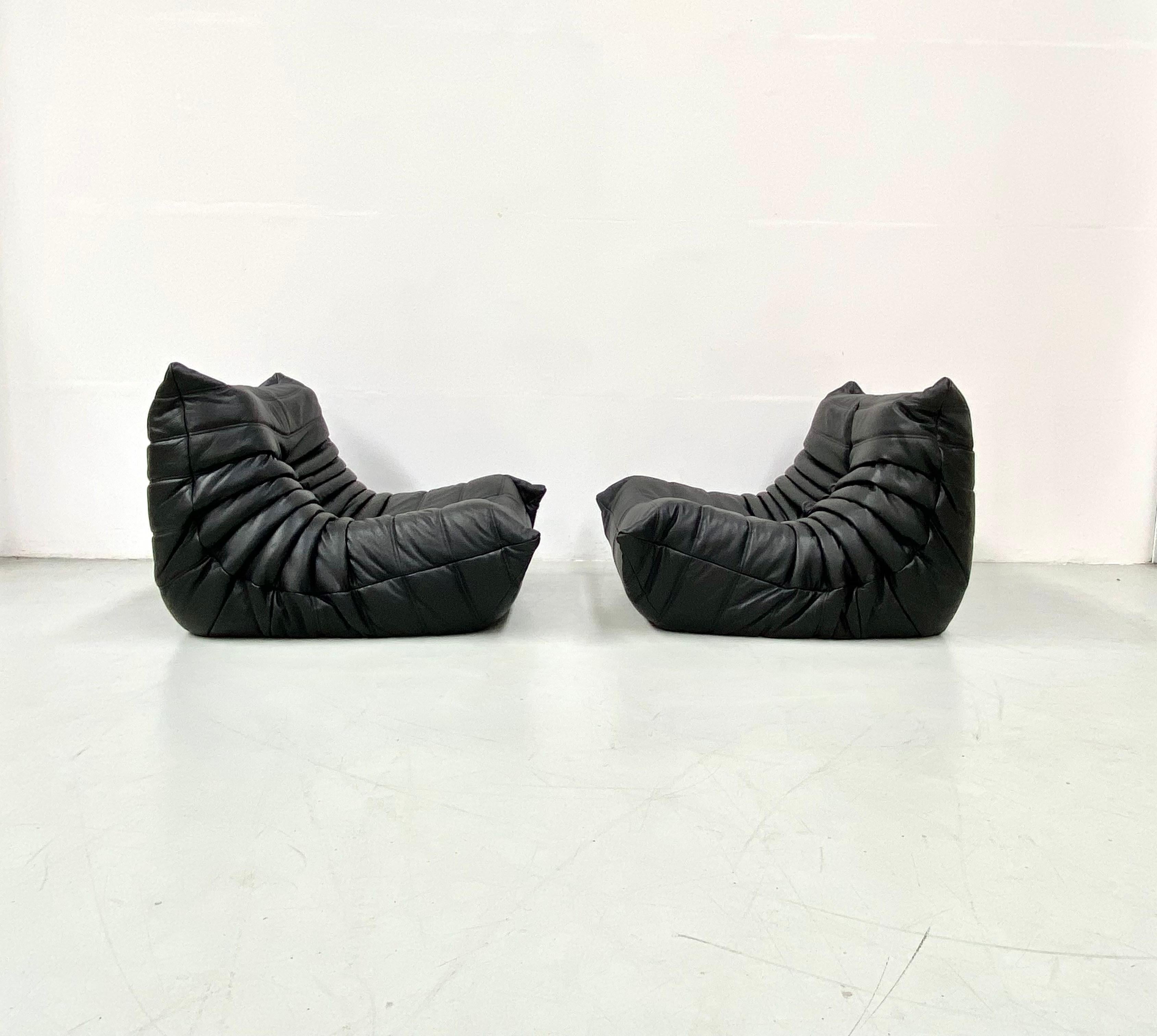 French Vintage Togo Chairs in Black Leather by Michel Ducaroy for Ligne Roset. 4