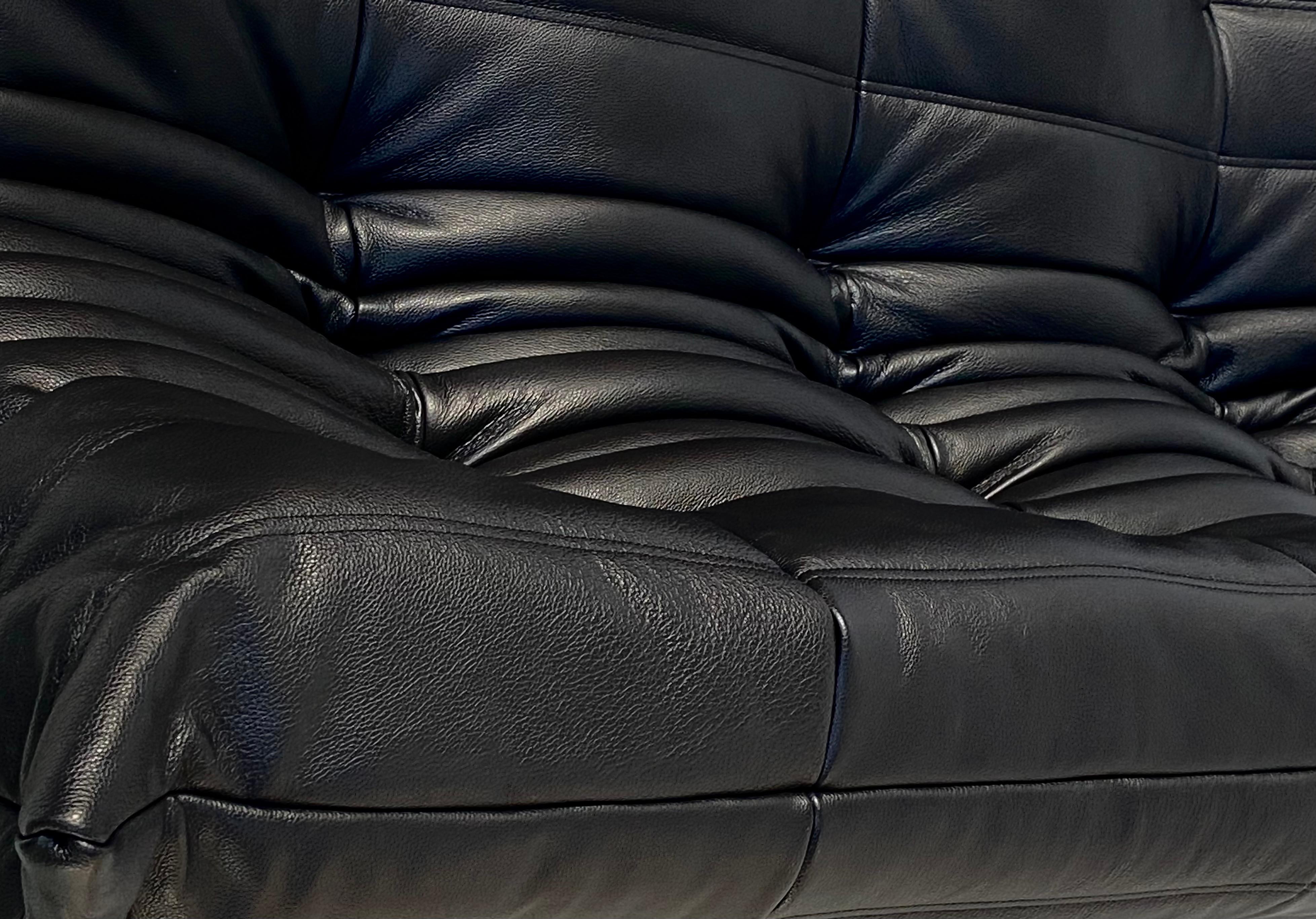 Französisches Togo-Sofa aus schwarzem Leder von Michel Ducaroy für Ligne Roset. (20. Jahrhundert) im Angebot