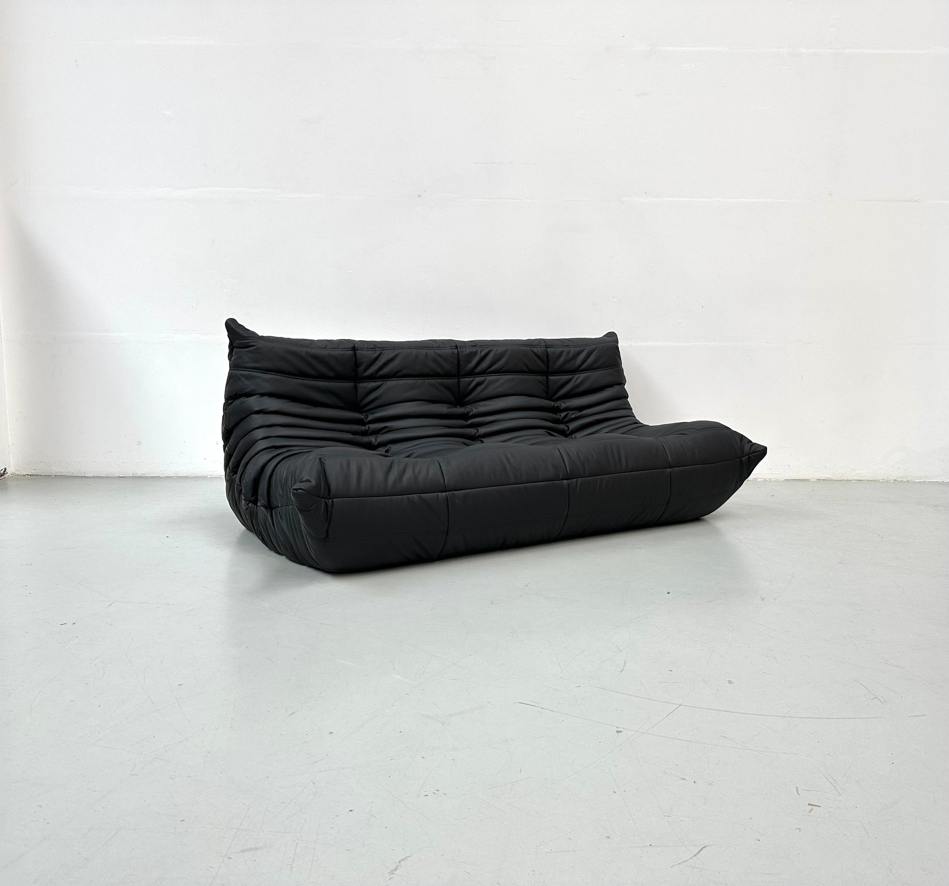 Mid-Century Modern French Vintage Togo Sofa in Black Leather by Michel Ducaroy for Ligne Roset. For Sale