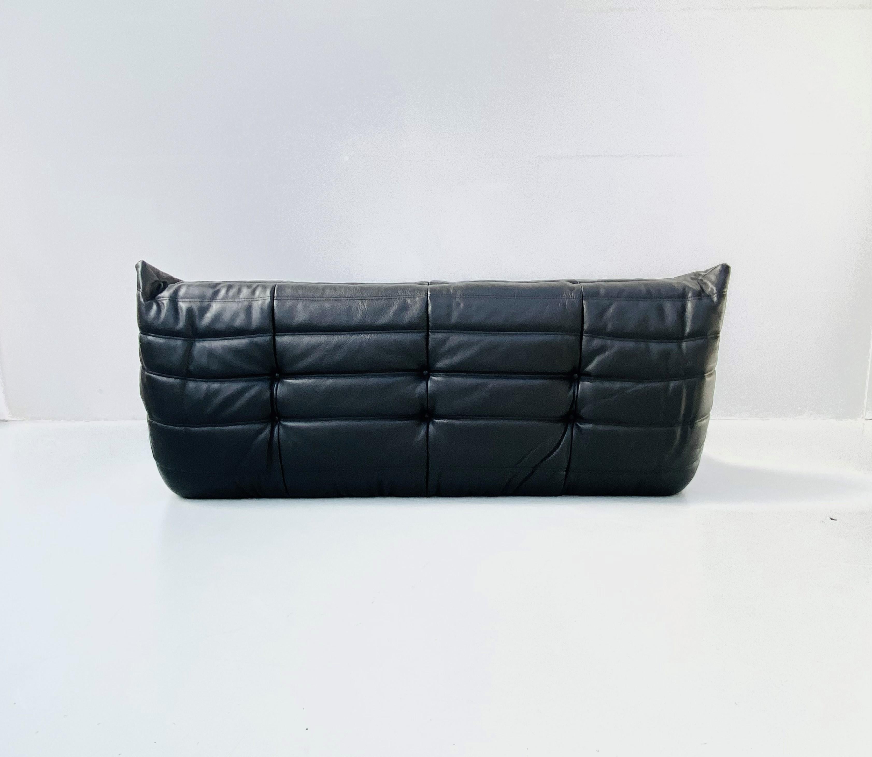 Divano francese vintage Togo in pelle nera di Michel Ducaroy per Ligne Roset 2
