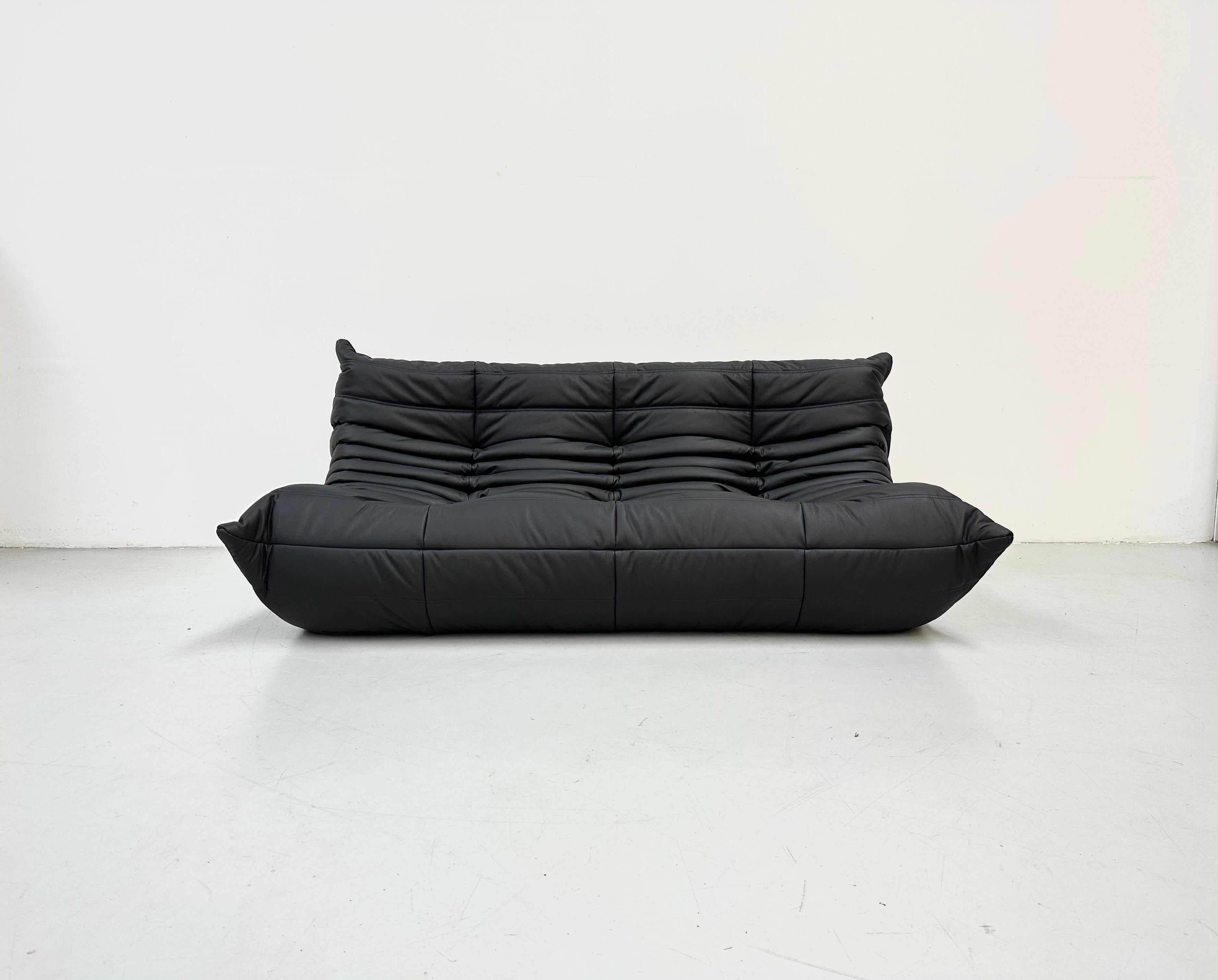 20th Century French Vintage Togo Sofa in Black Leather by Michel Ducaroy for Ligne Roset. For Sale