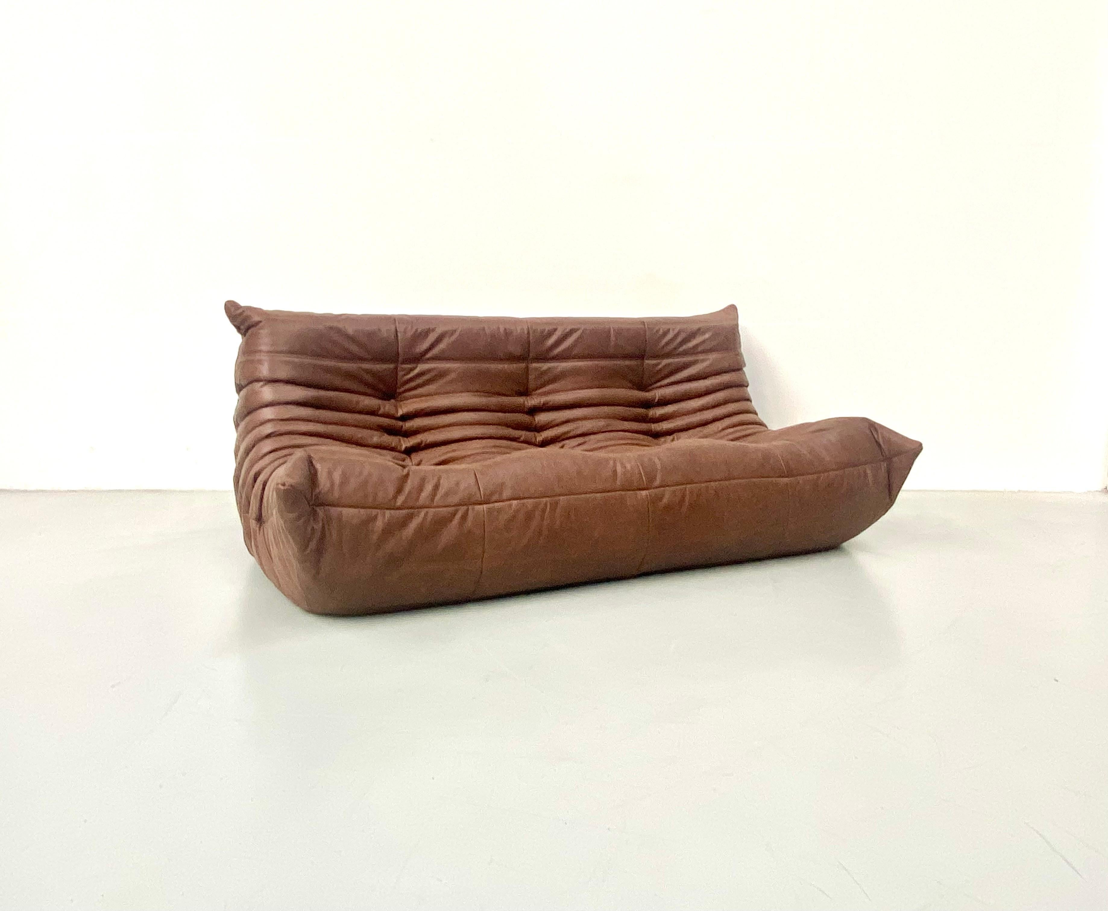 French Vintage Togo Sofa in Brown Leather by Michel Ducaroy for Ligne Roset. In Excellent Condition In Eindhoven, Noord Brabant