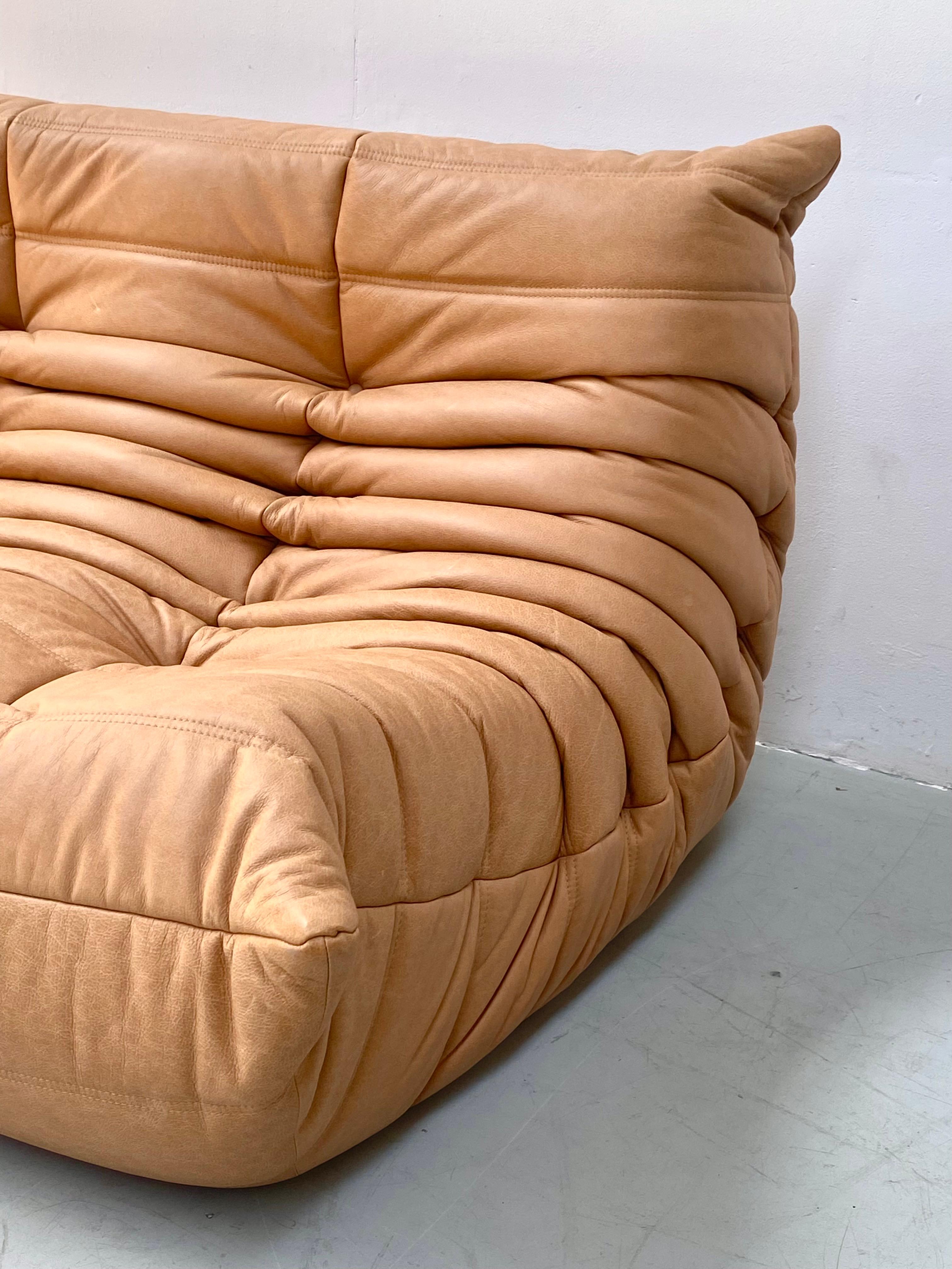 French Vintage Togo Sofa in Camel Leather by Michel Ducaroy for Ligne Roset. 7