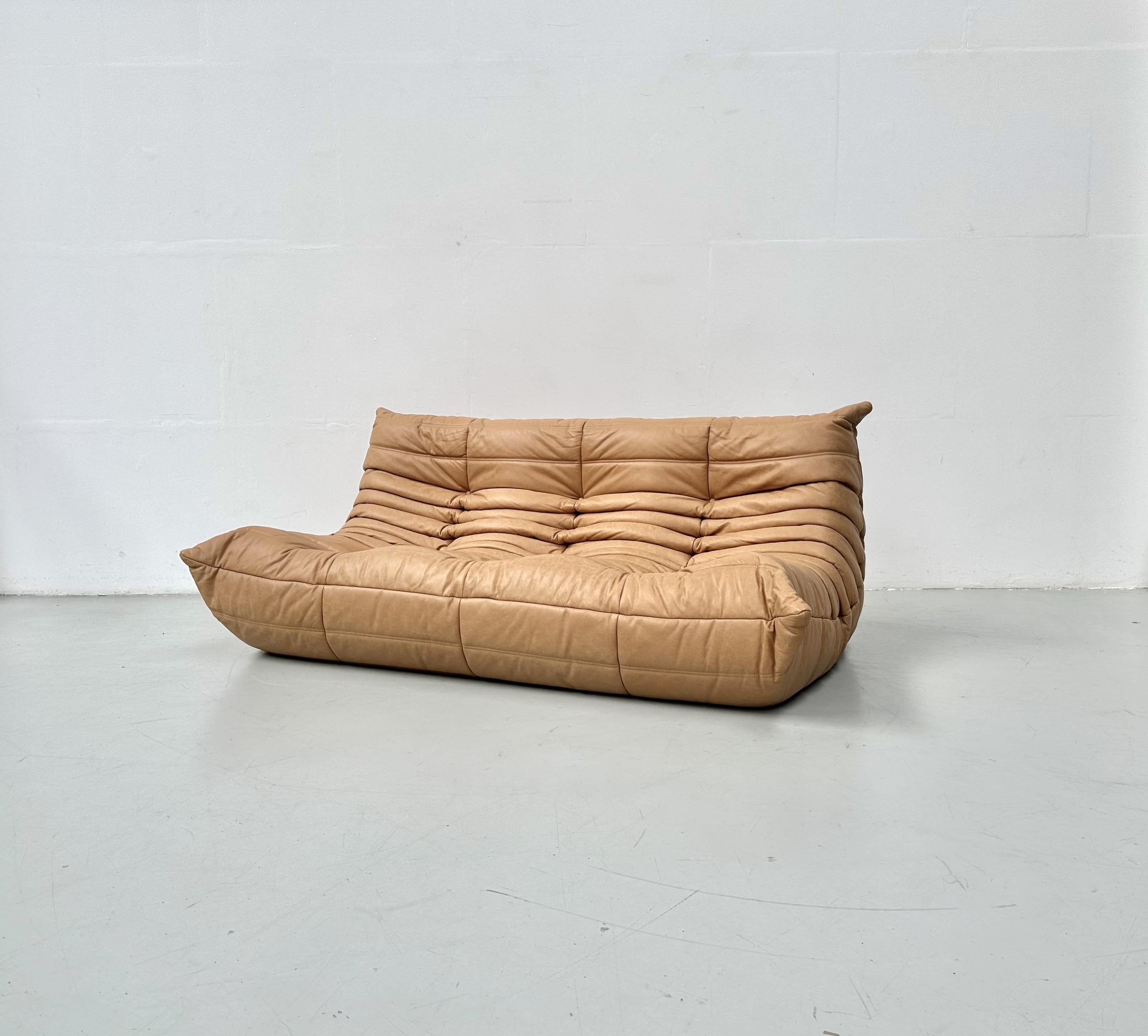 French Vintage Togo Sofa in Camel Leather by Michel Ducaroy for Ligne Roset. In Excellent Condition In Eindhoven, Noord Brabant